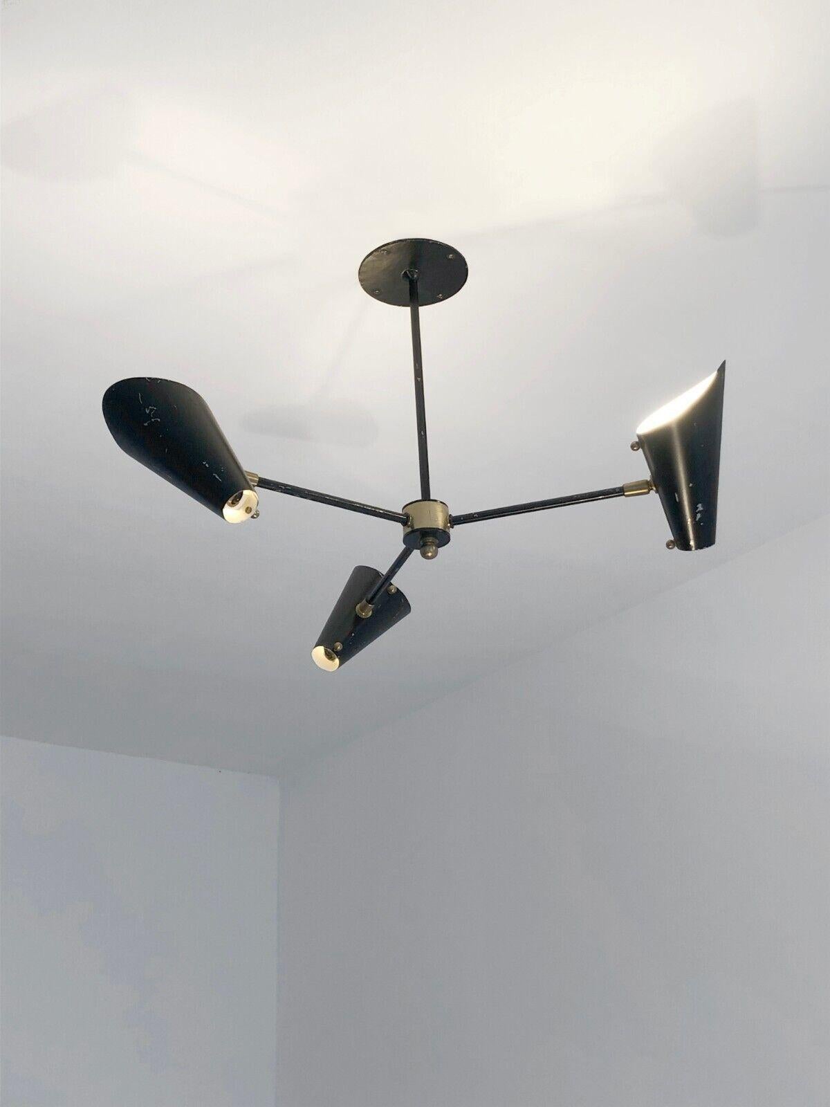 A MID-CENTURY-MODERN MODERNIST Triple Arm CEILING LAMP FIXTURE, France 1950 For Sale 1