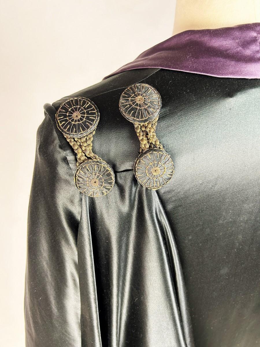 Manteau de cérémonie en satin noir signé Ville de Lyon - France Circa 1900 5