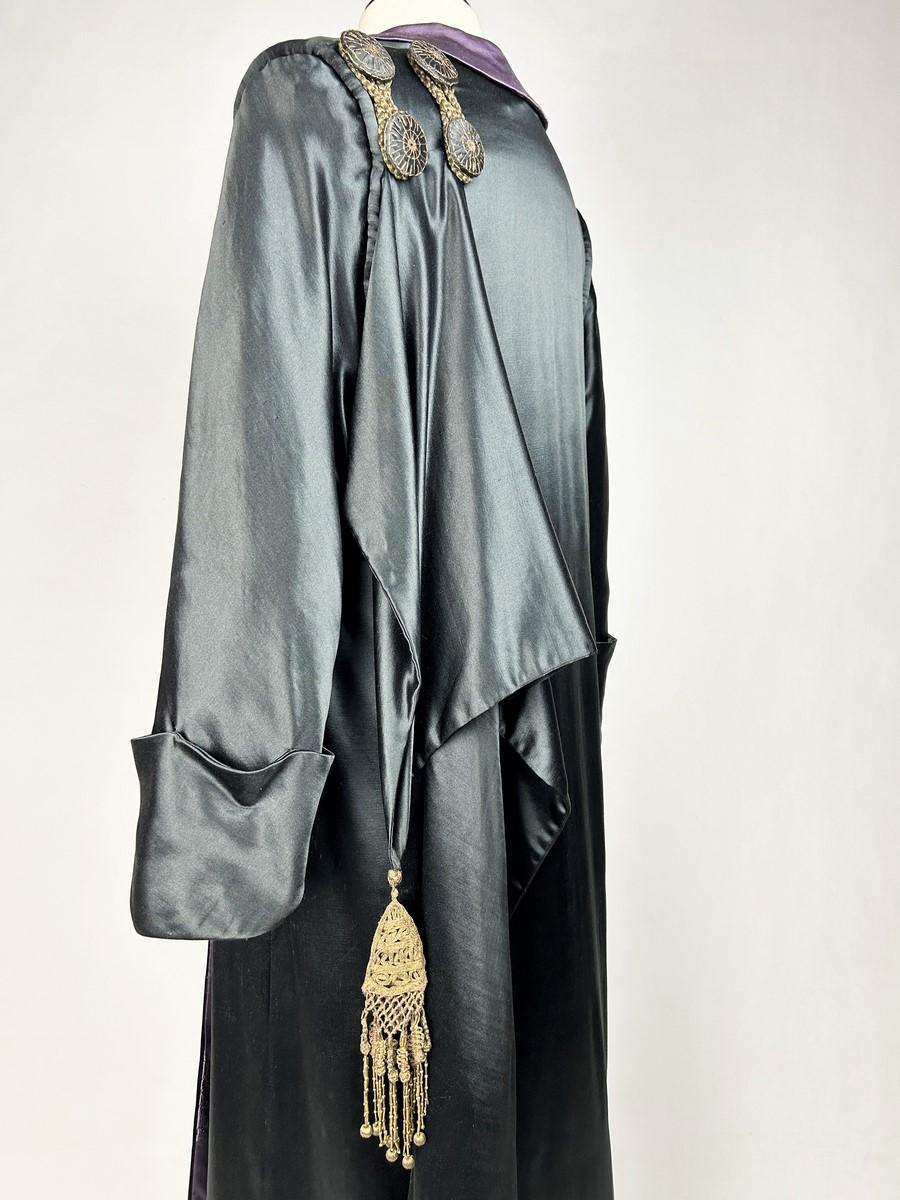 Manteau de cérémonie en satin noir signé Ville de Lyon - France Circa 1900 8