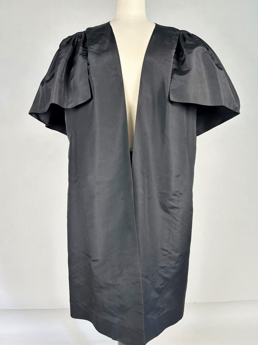 Schwarzer Abendmantel aus Seidenfaille von Pedro Rodriguez aus Spanien, ca. 1955-1960 für Damen oder Herren im Angebot