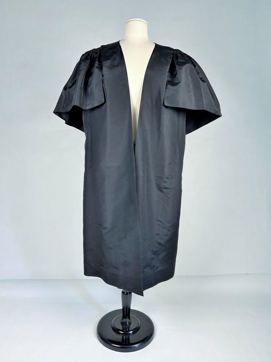 Schwarzer Abendmantel aus Seidenfaille von Pedro Rodriguez aus Spanien, ca. 1955-1960 im Angebot 2