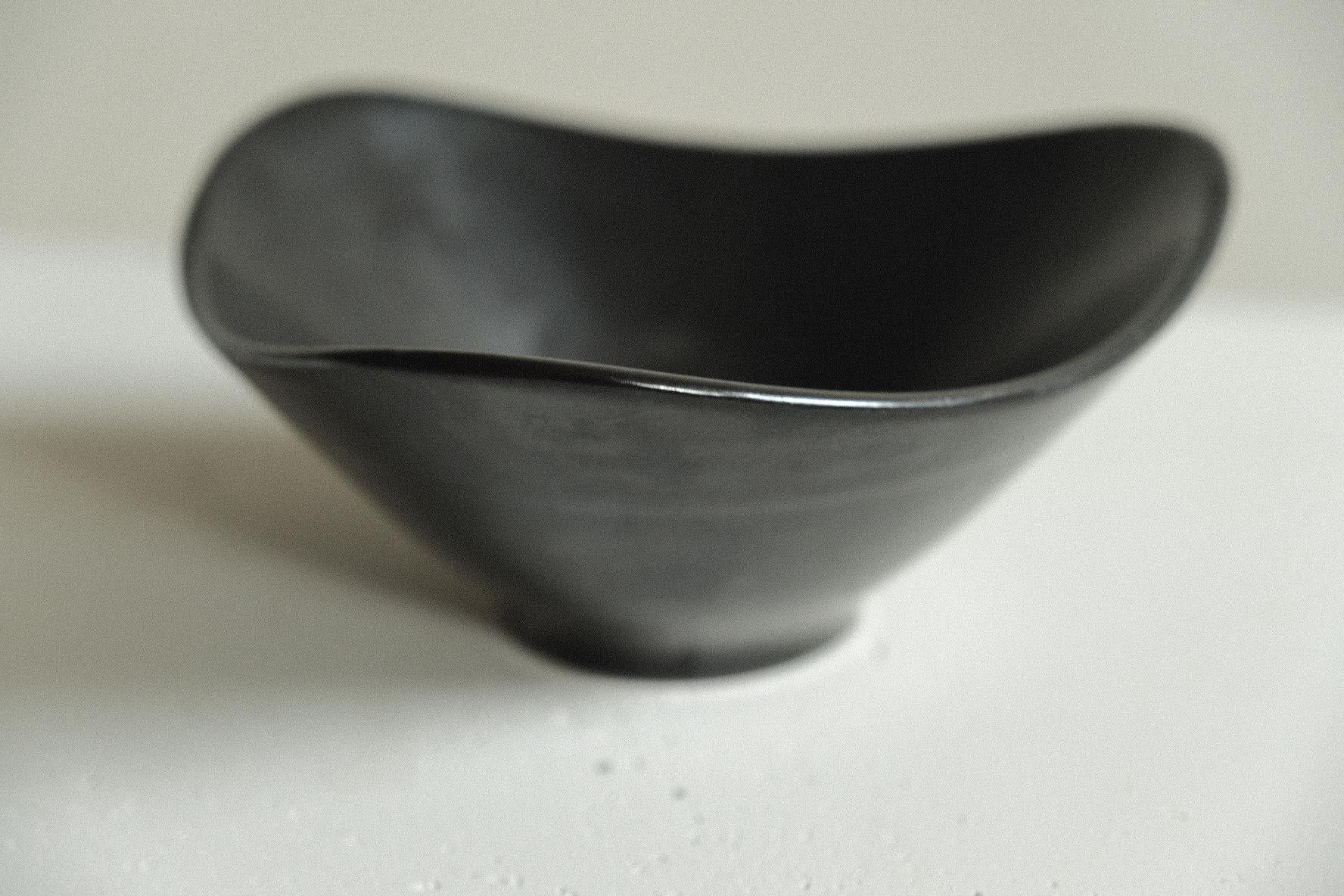 Mid-Century Modern Black Vintage Scandinavian Stoneware Bowl, Norway circa 1950s For Sale
