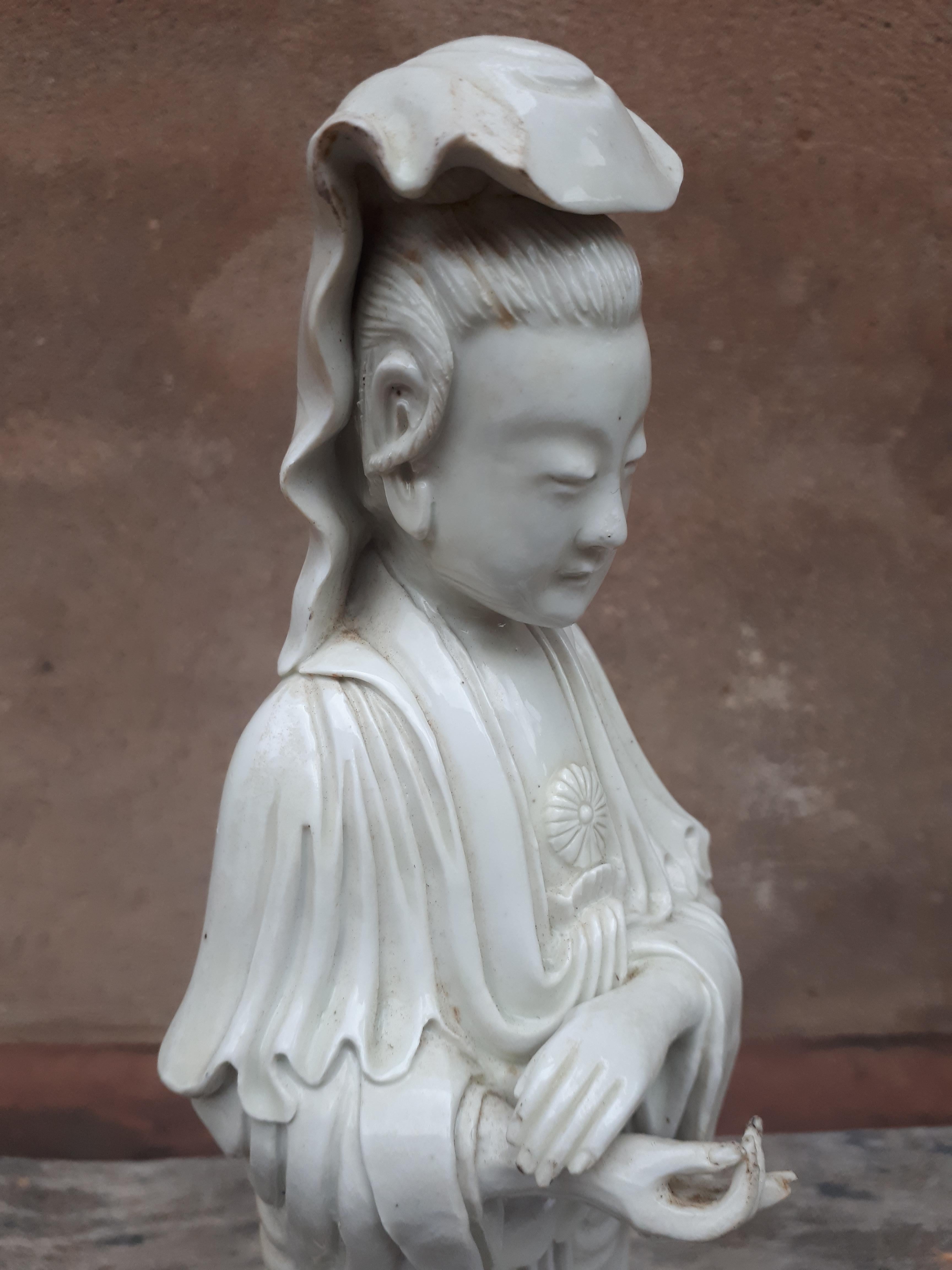 A Blanc De Chine Guanyin, 19th Century For Sale 4