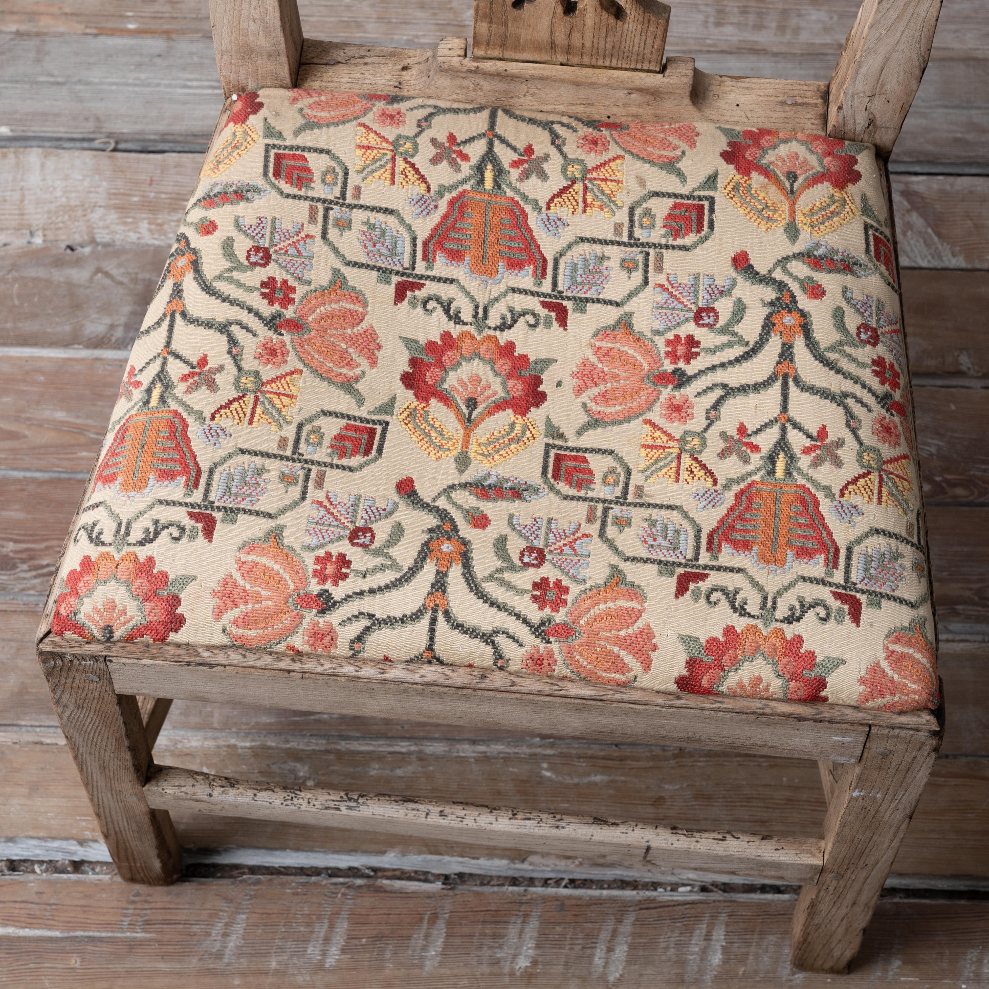 A Bleached Country Chippendale Chair In Fair Condition For Sale In Savannah, GA