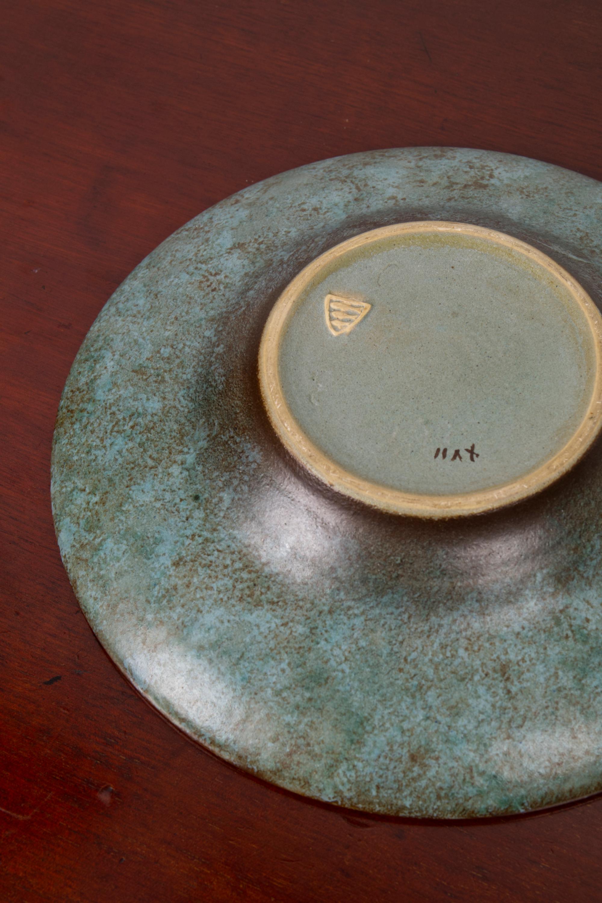 Ceramic A blue and orange ceramic Art Deco plate by Michael Andersen, Denmark, 1940s For Sale
