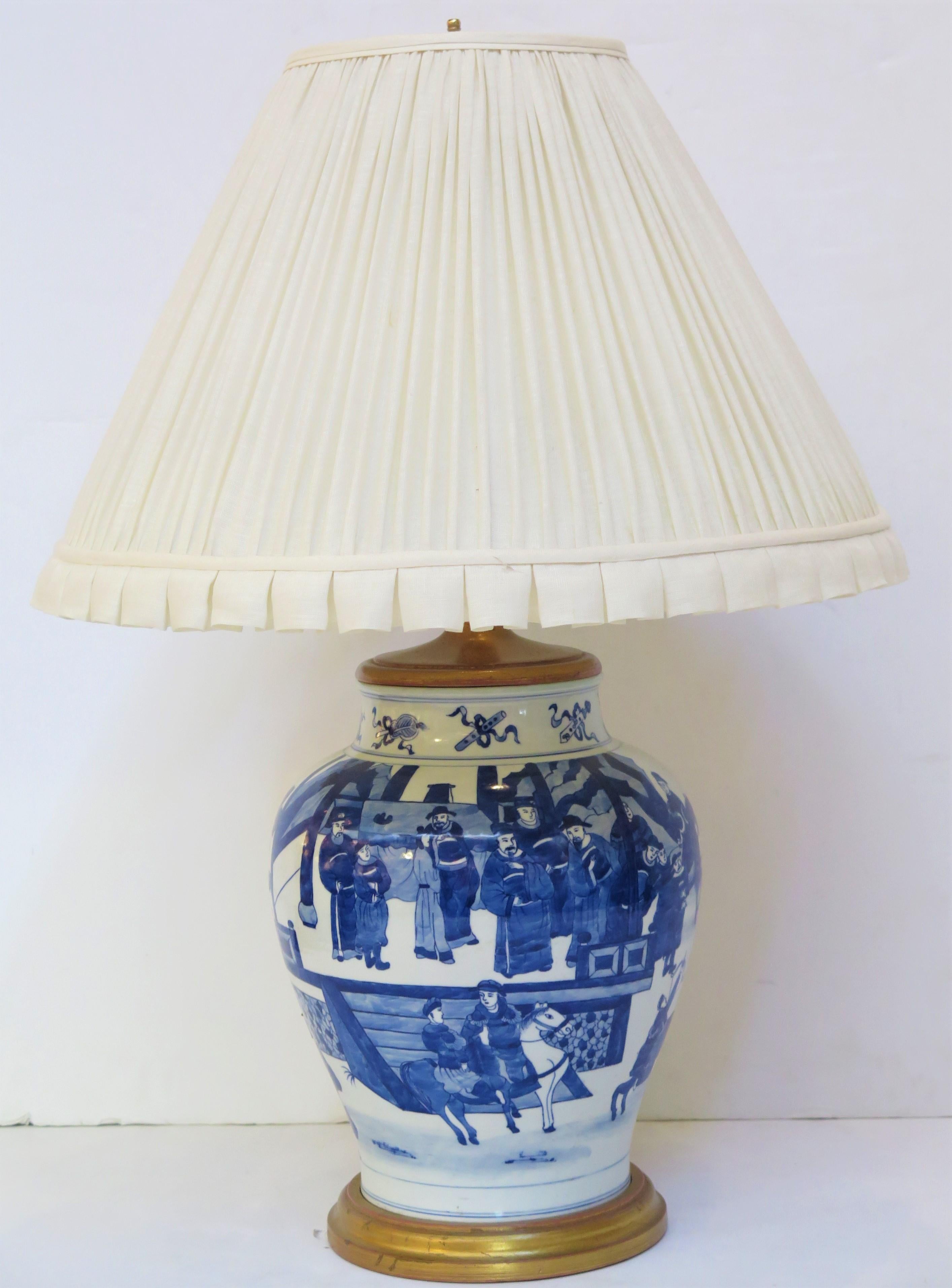 Lampe en porcelaine de Chine bleue et blanche en vente 4