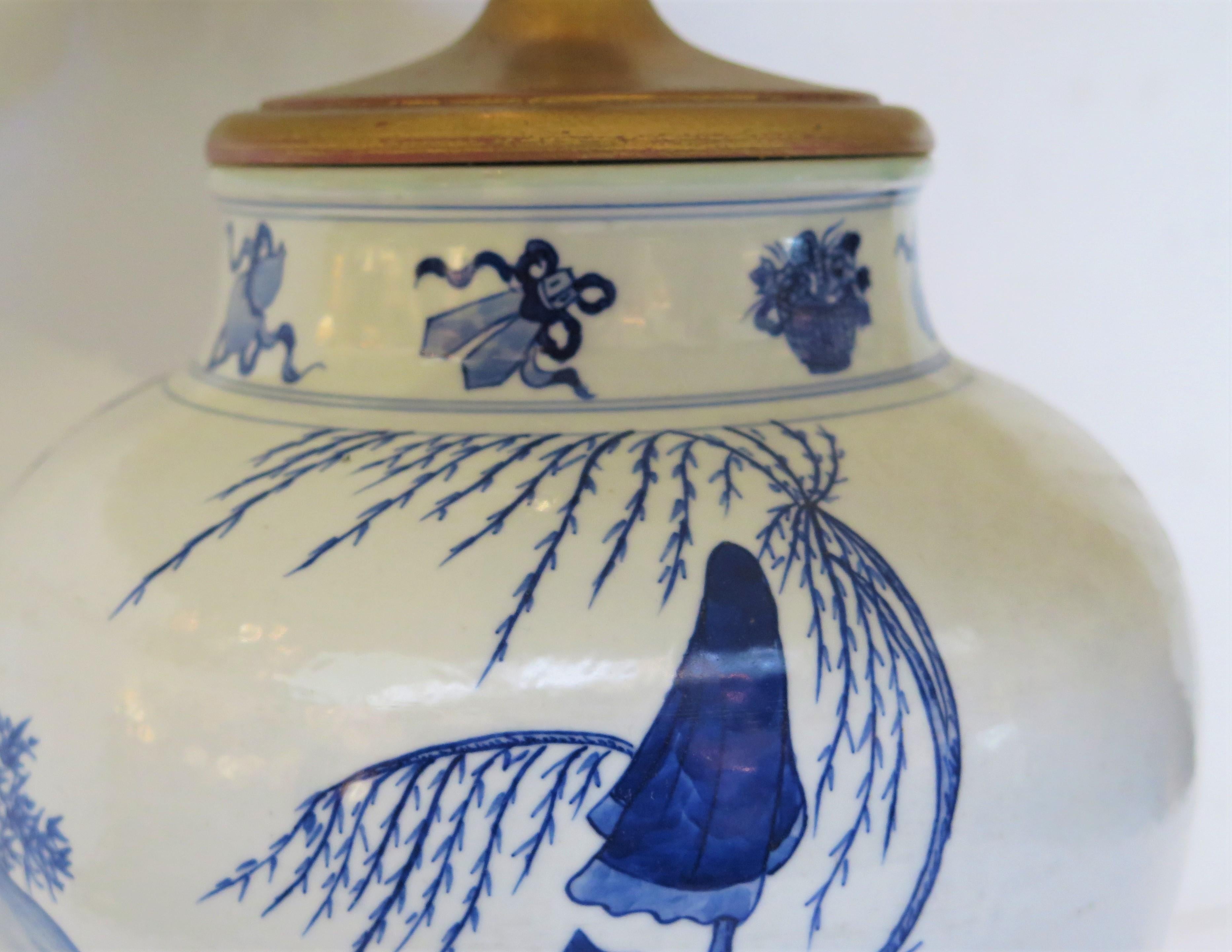 A Blue and White Chinese Porcelain Lamp For Sale 7