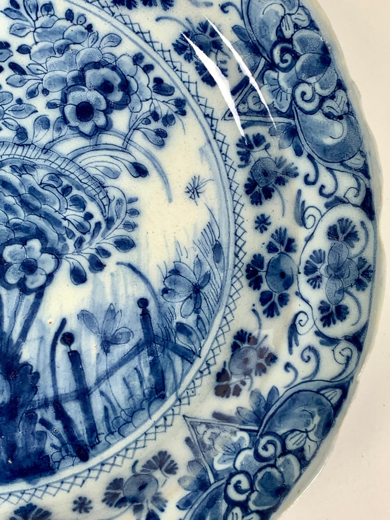Blue and White Dutch Delft Dish Made, Circa 1760 In Excellent Condition For Sale In Katonah, NY
