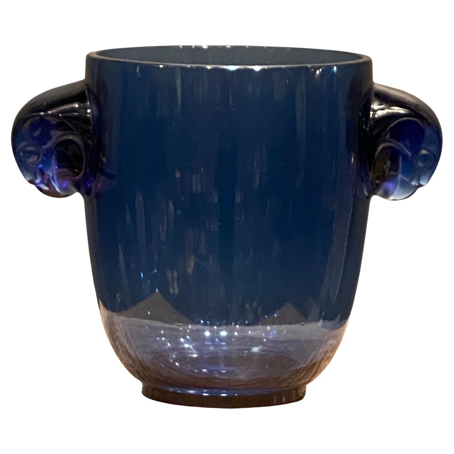 Vase Albert Art Déco bleu de René Lalique en verre bleu