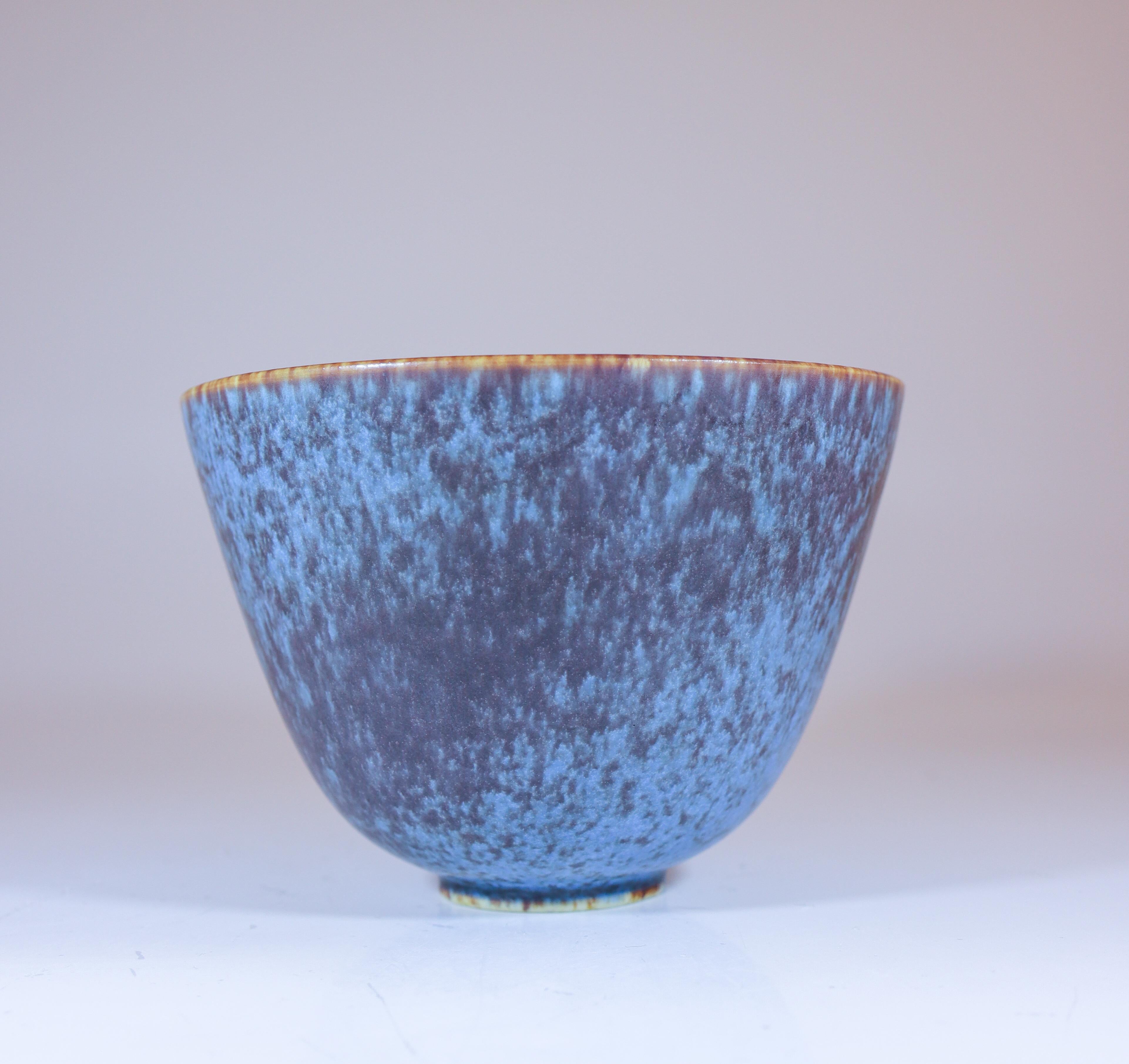 Scandinavo moderno Ciotola in gres blu e marrone d'epoca - Gunnar Nylund - Rörstrand Svezia anni '50 in vendita