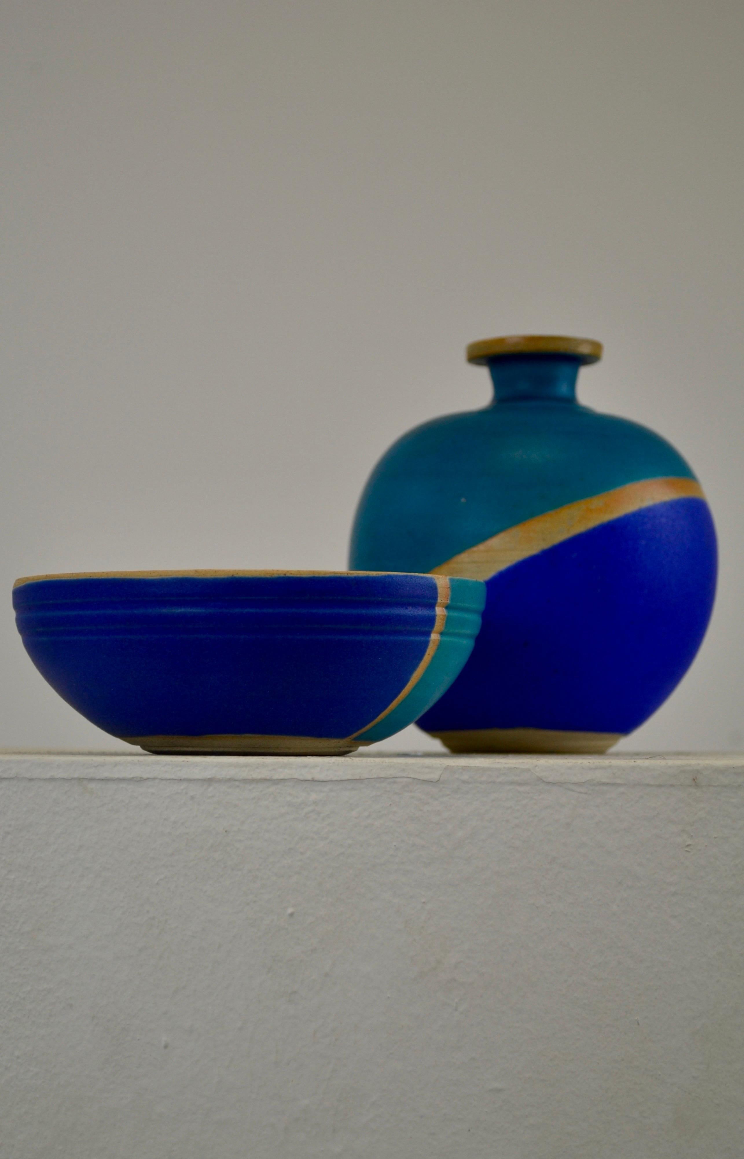 Blaue Vase und Schale aus Keramik, Set, 1970er-Jahre (Moderne der Mitte des Jahrhunderts) im Angebot