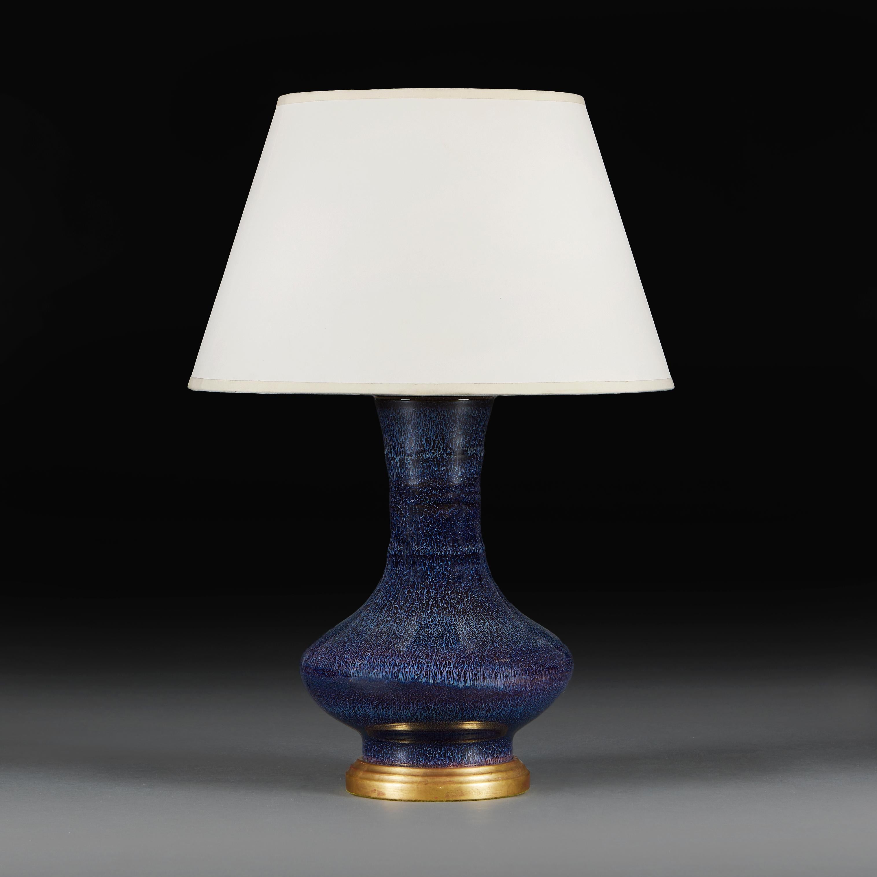 Un jarrón Craquelle azul como lámpara siglo XX en venta