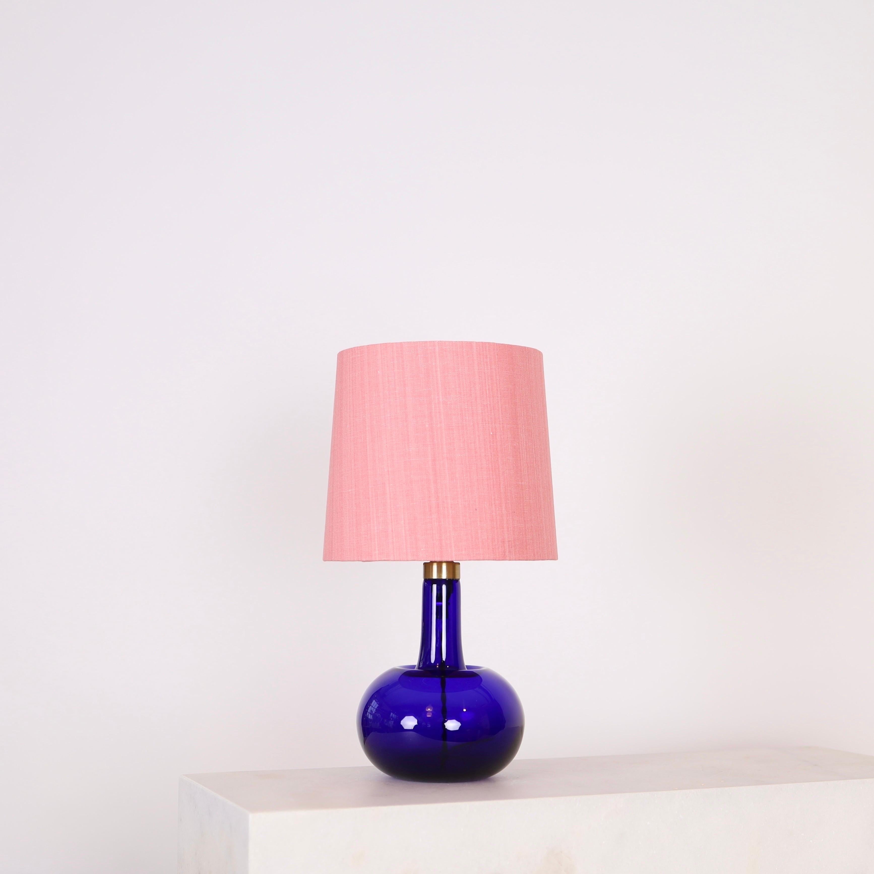 Lampe de bureau en verre bleu par Michael Bang pour Holmegaard, années 1970, Danemark en vente 6