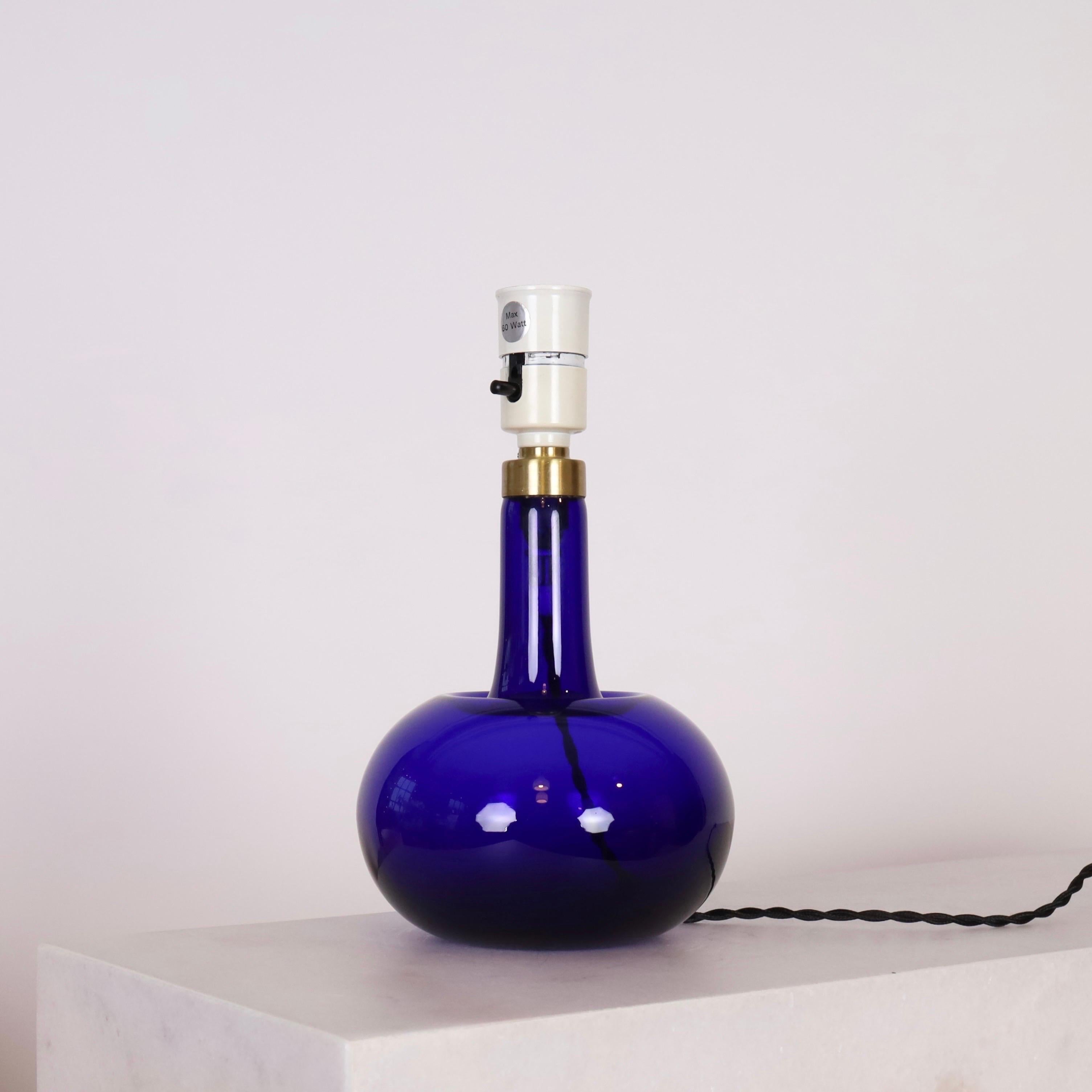 A blue Glass Desk Lamp by Michael Bang for Holmegaard, 1970s, Denmark For Sale 4