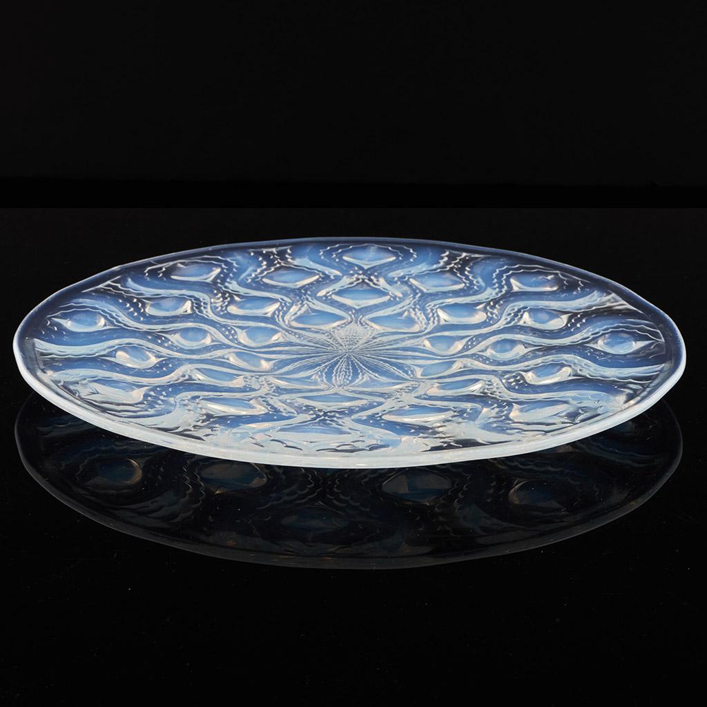 A Blue Opalescent Glass Plate 'Bulbes No.2' by Rene Lalique Circa 1935 In Good Condition In Forest Row, East Sussex