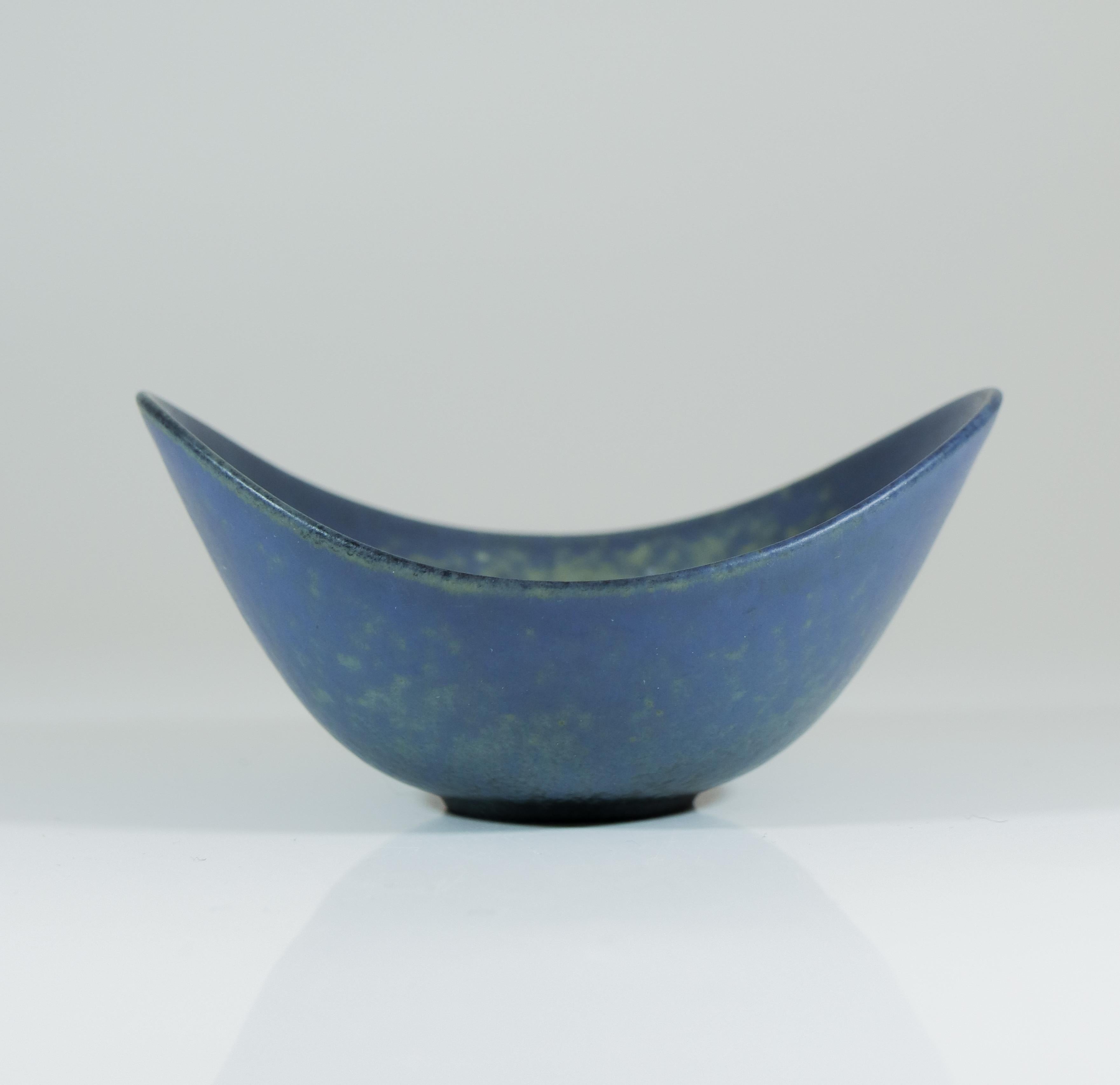 Scandinavo moderno Ciotola in ceramica blu d'epoca - Gunnar Nylund - Rörstrand Svezia 1950s in vendita