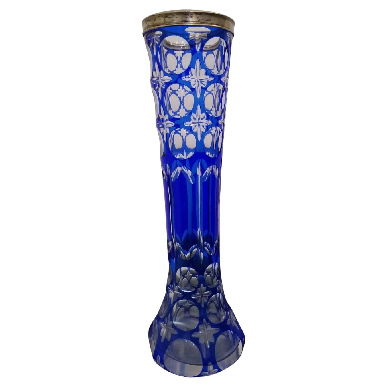 Vase en cristal taillé bleu bohème, années 1960