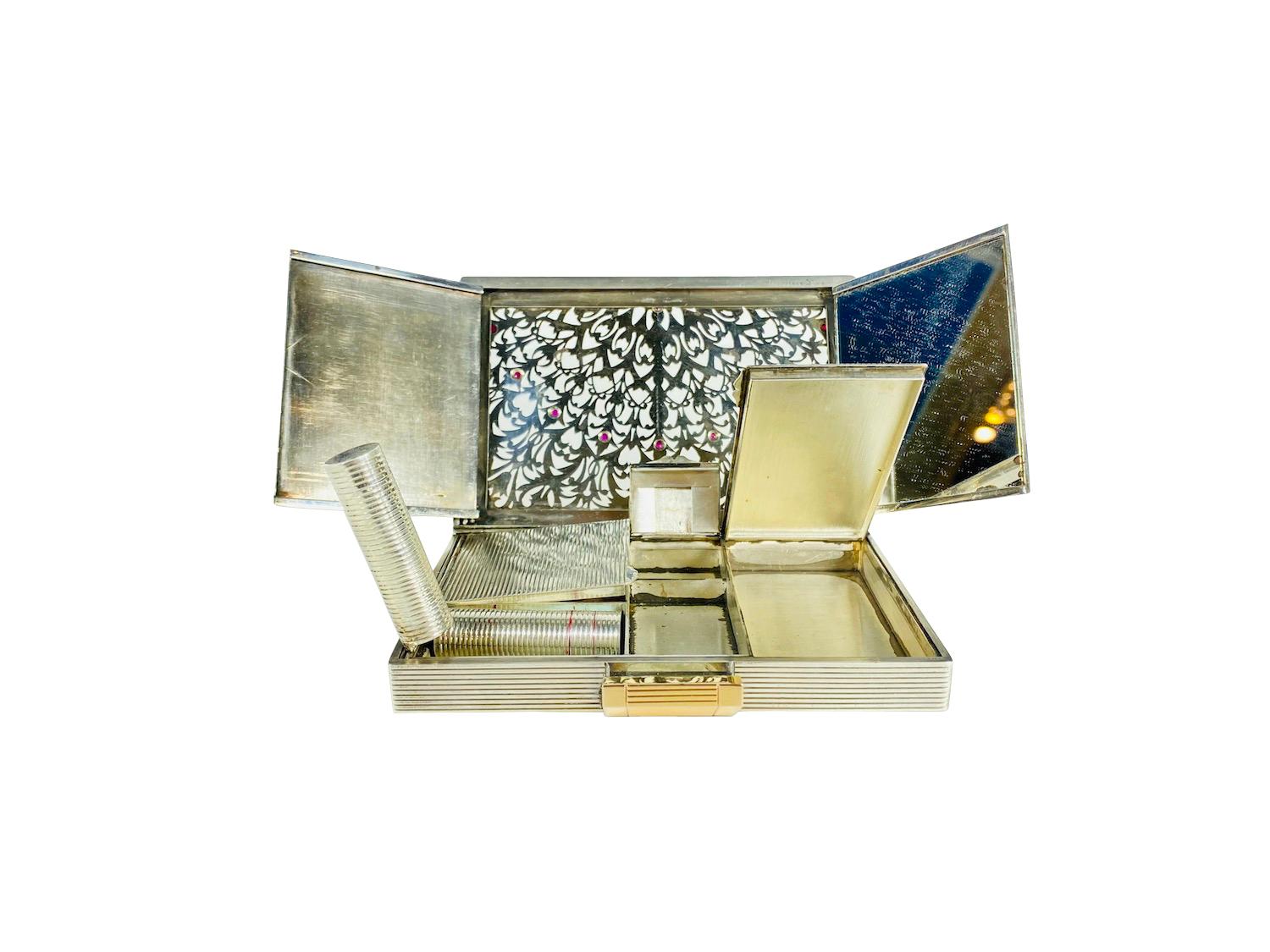 Aesthetic Movement  A Boucheron Paris 18k Gold  Silver & Ruby Vermeil Minaudiere Circa 1940 For Sale