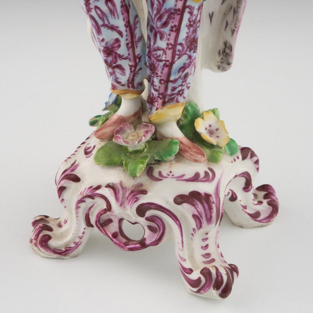 Figure de danseuse turque en porcelaine Bow, vers 1765 en vente 3