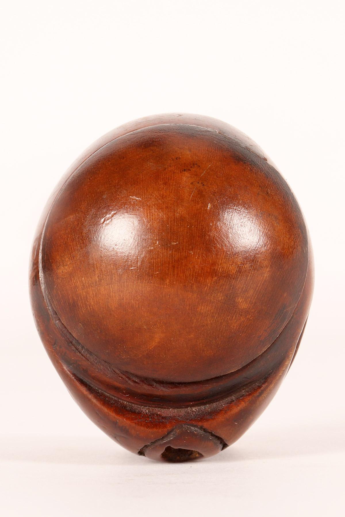 Buchsbaum-Almoner mit Schädeldarstellung, Italien 1700. (18. Jahrhundert) im Angebot