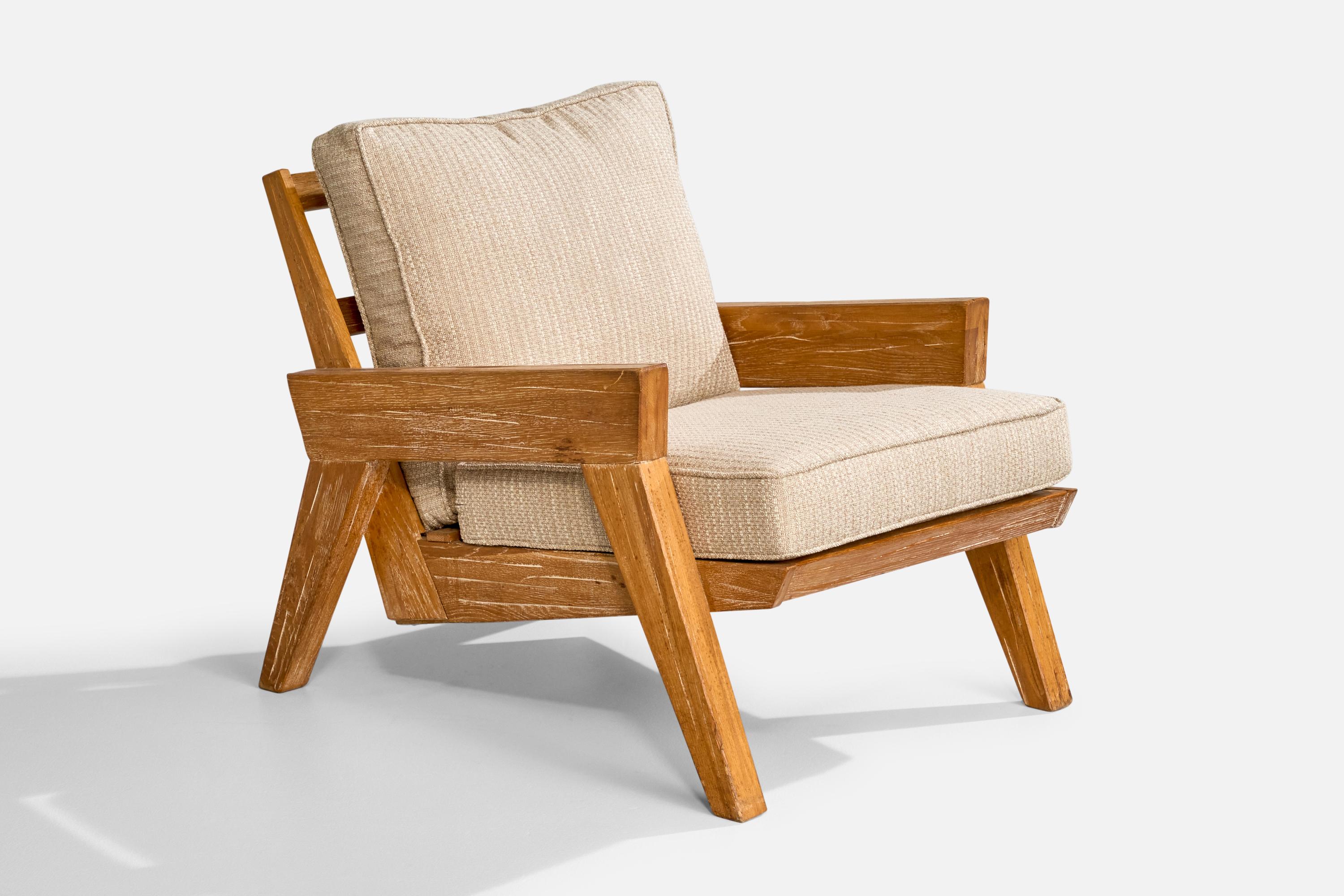 Una poltrona da salotto in quercia e tessuto bianco sporco progettata e prodotta da A. Brandt Ranch Oak, USA, anni '50 circa.

Rivestito con un tessuto nuovo di zecca.

Dimensioni: 30,1