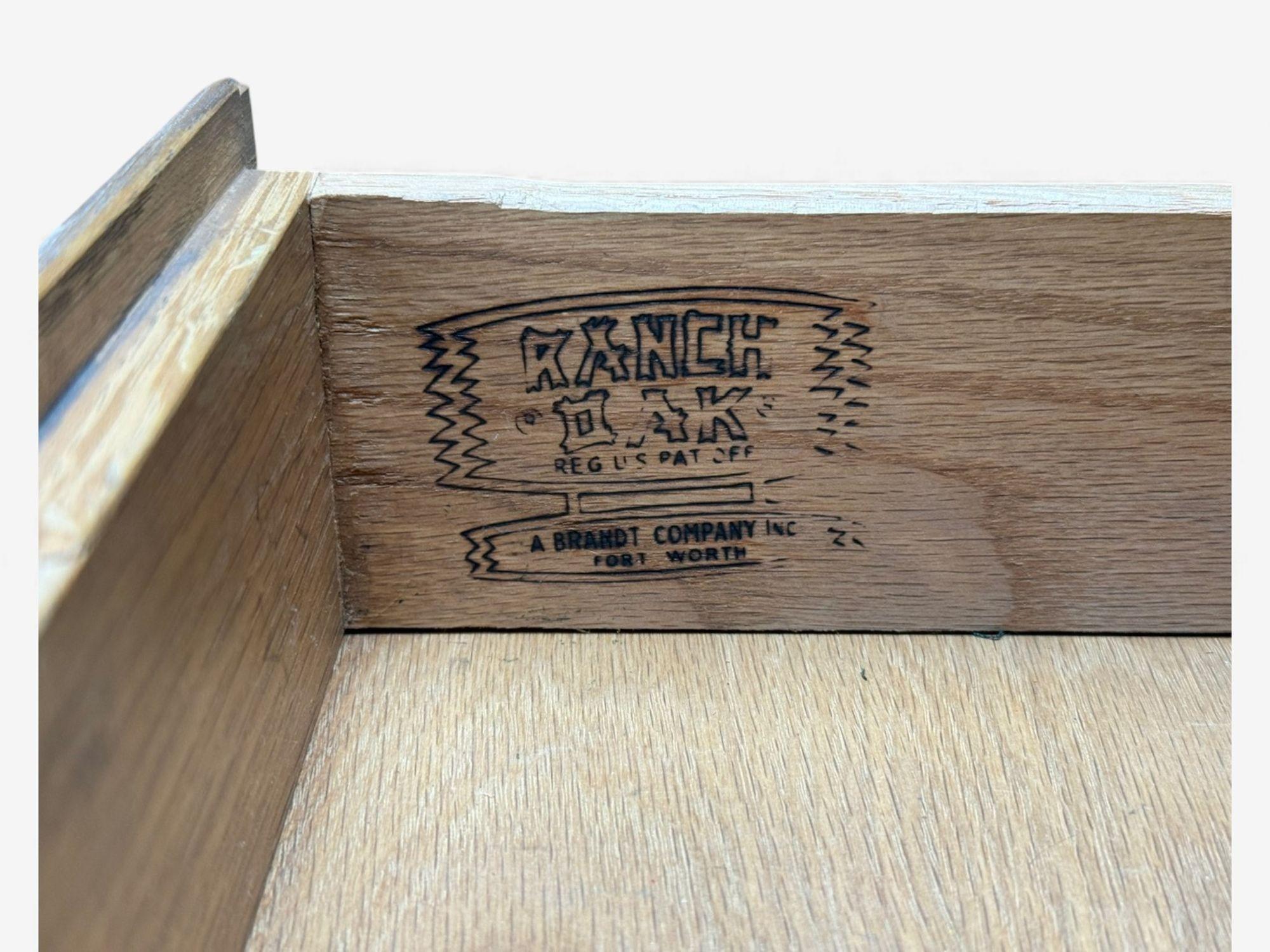 Quercia A. Brandt Ranch Oak, Oak, Scrivania e sedia, USA, anni '50 in vendita