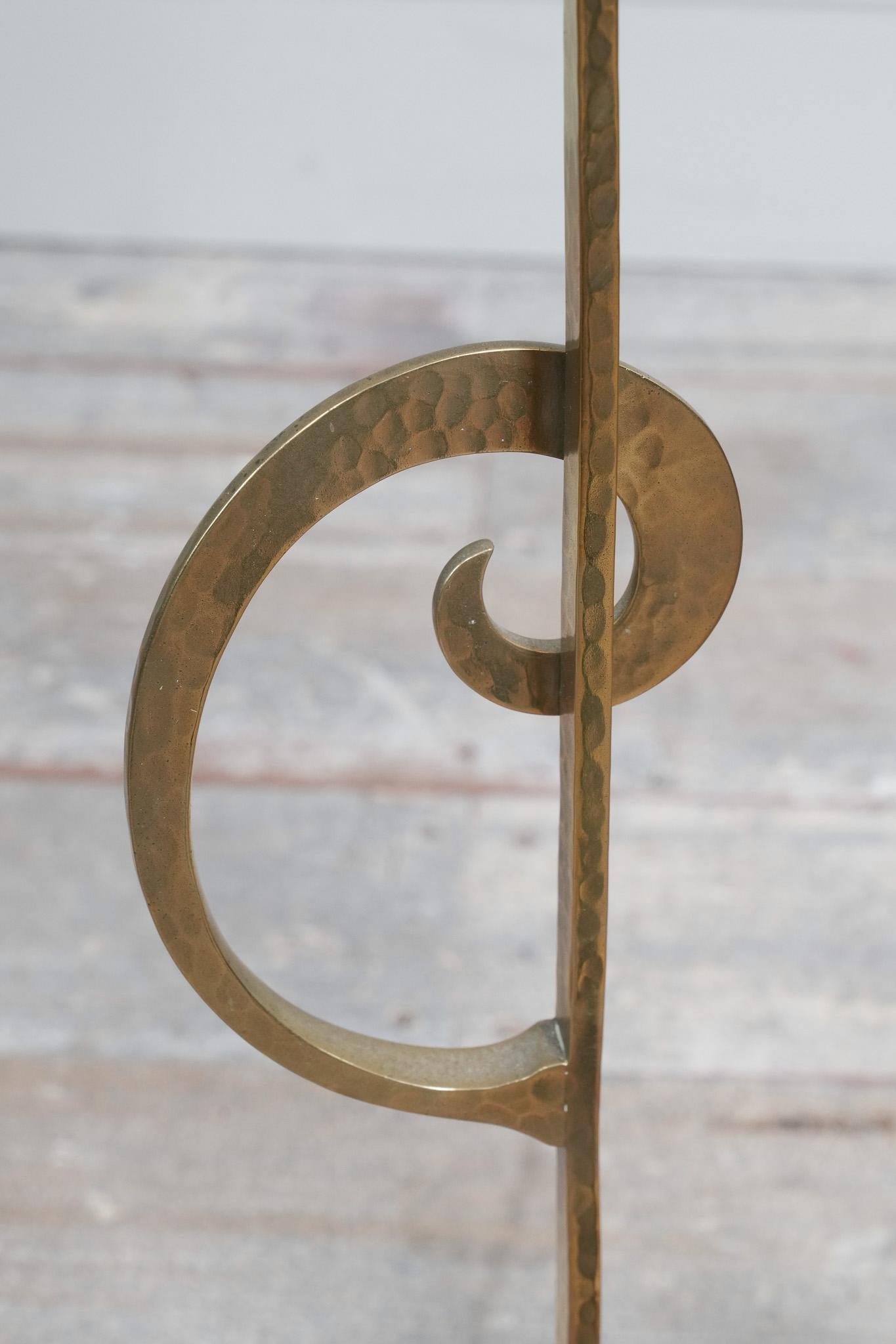 Lampadaire en laiton Aesthetic Movement en vente 10