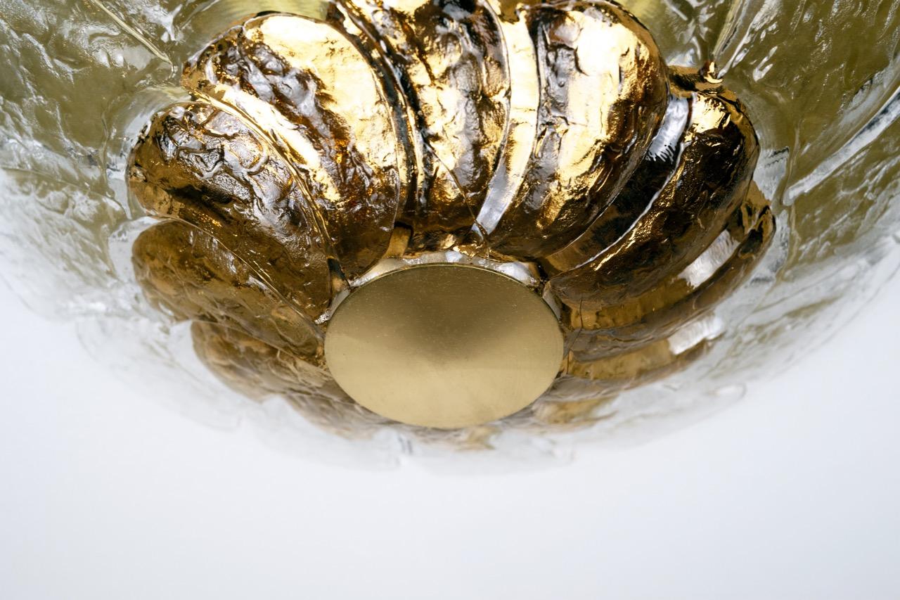 A Messing und Glas Orrefors Flush Mount *3 verfügbar* im Zustand „Gut“ im Angebot in New York, NY