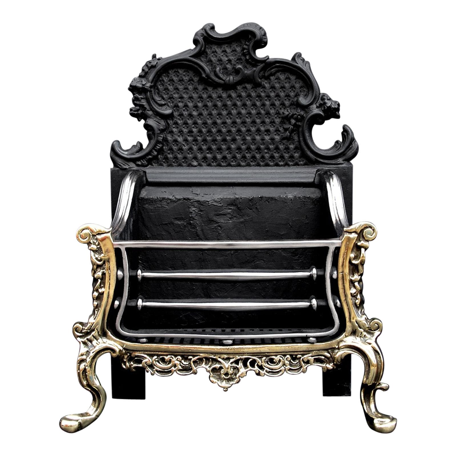 Grille de cheminée rococo en laiton et acier en vente