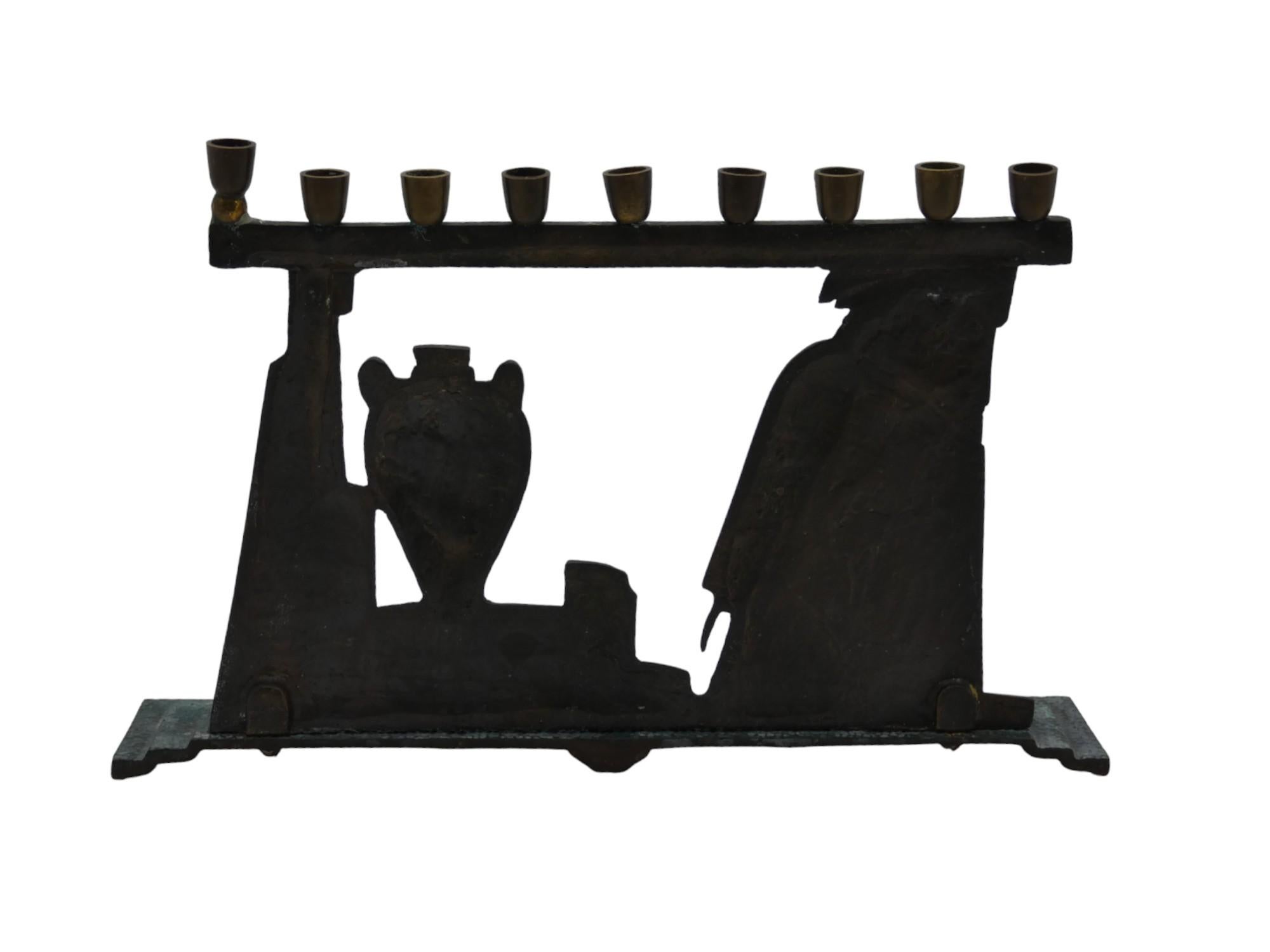 Calco Lampada Hanukkah in ottone Israel, circa 1950 in vendita