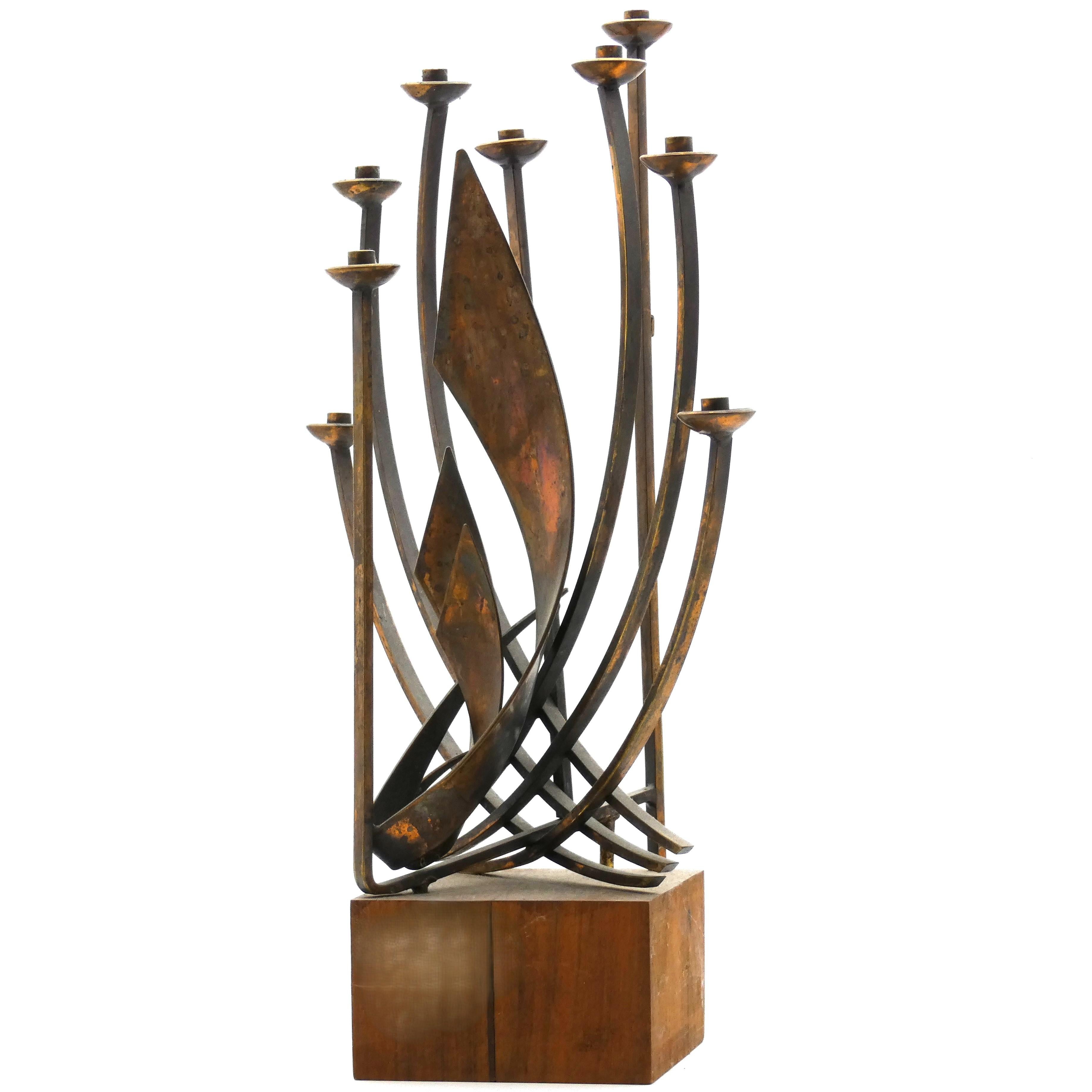Americano Menorah di Hanukkah in ottone di Maxwell Chayat in vendita