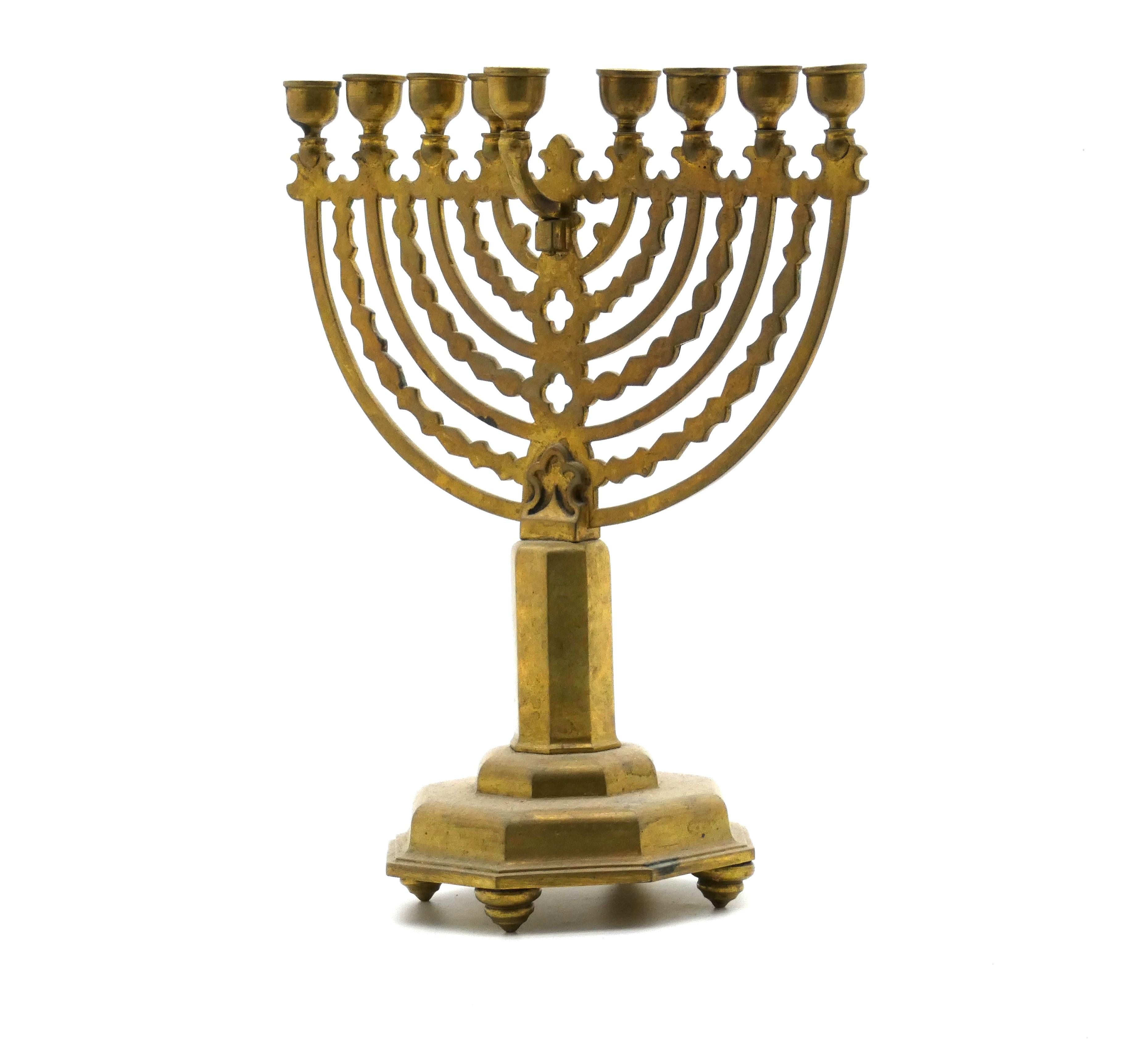 A German Brass Hanukkah Menorah early 20th century In Good Condition For Sale In New York, NY