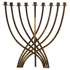 Menorah de latón de Ludwig Wolpert