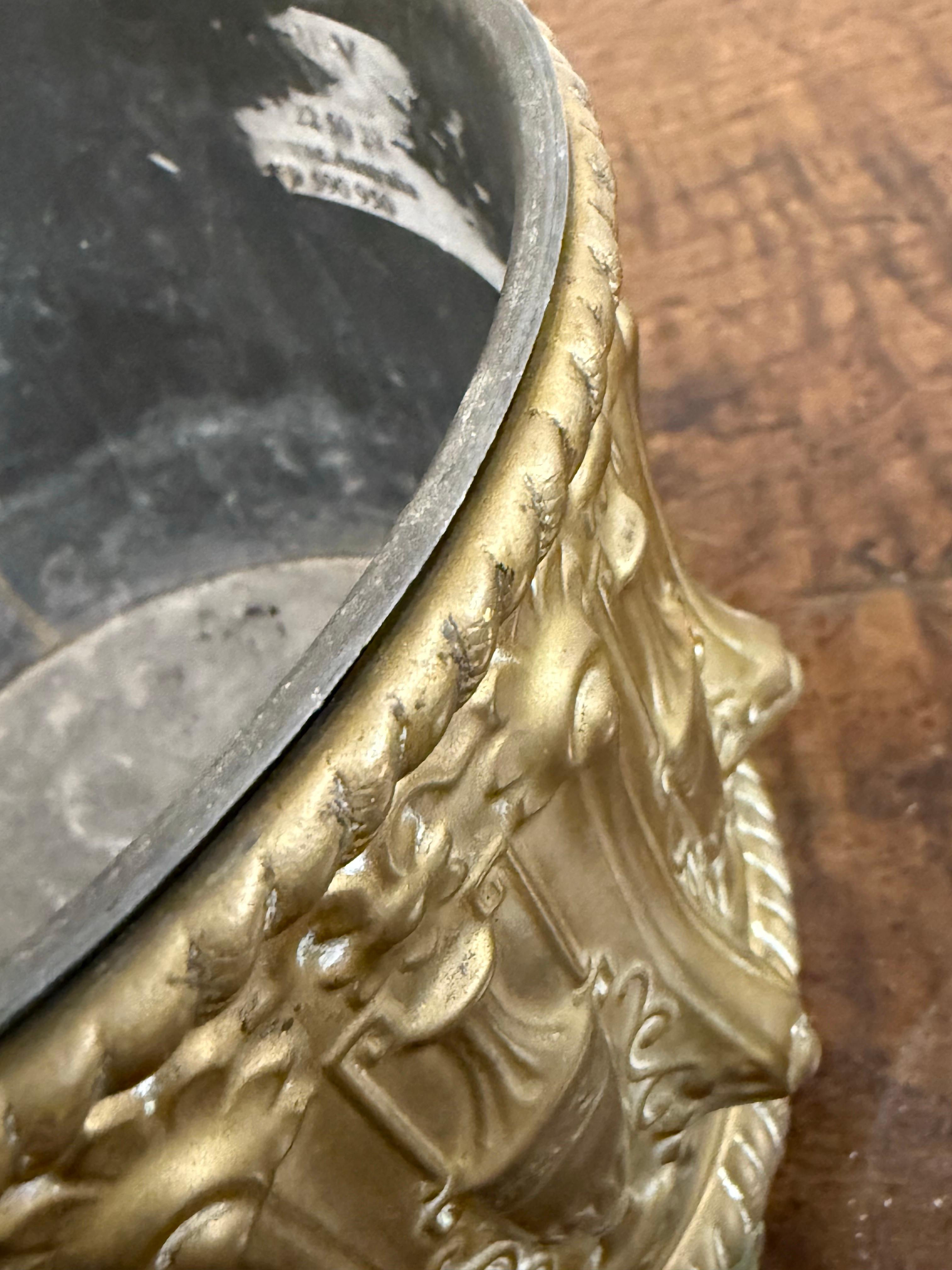 Vaso in ottone con spolvero, XIX secolo in vendita 11
