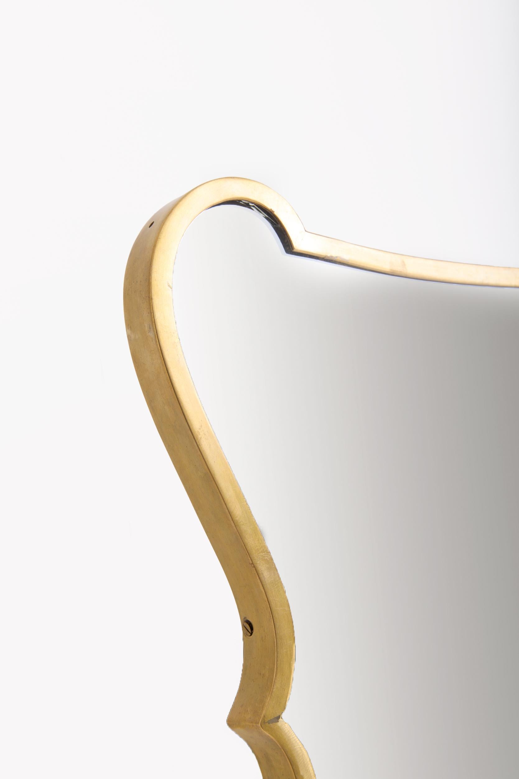 Miroir à bouclier en laiton Bon état - En vente à London, GB