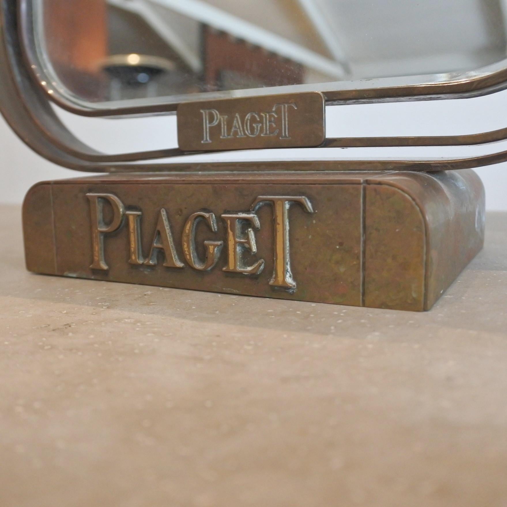 Miroir de table en laiton pour la marque de montres suisses de luxe Piaget, vers les années 1960 en vente 3
