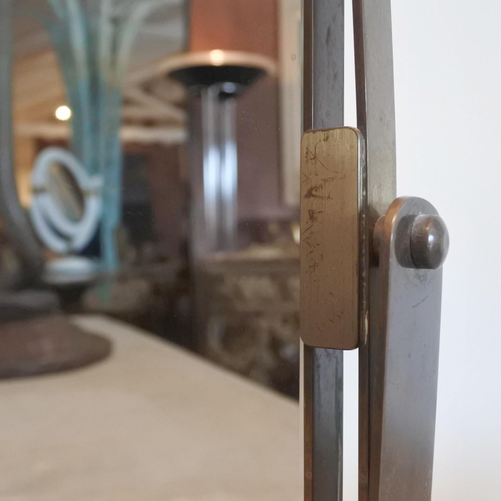 Miroir de table en laiton pour la marque de montres suisses de luxe Piaget, vers les années 1960 en vente 5