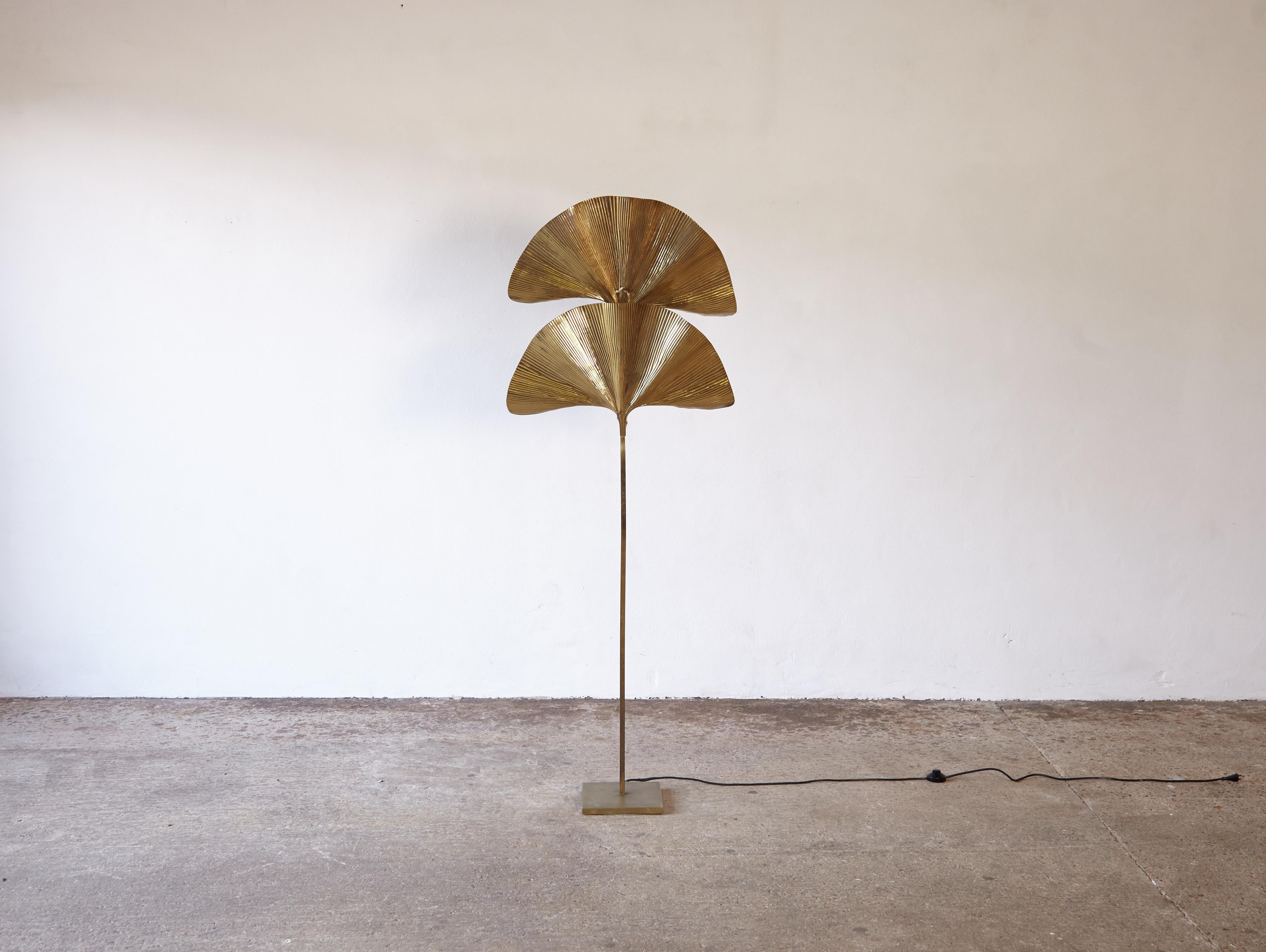 An original large Tommaso Barbi brass Ginkgo floor lamp, made in Italy, 1970s. Patinated brass. Good original condition with a couple of minor dents near the stem. Measures: Height 181cm. Requires local rewiring prior to use. Ships worldwide.