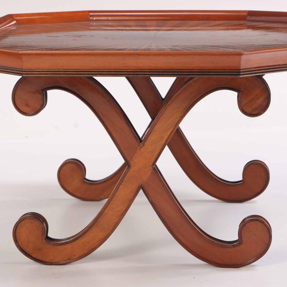 Brésilien Table basse brésilienne en acajou massif et bois de rose, vers 1960. en vente