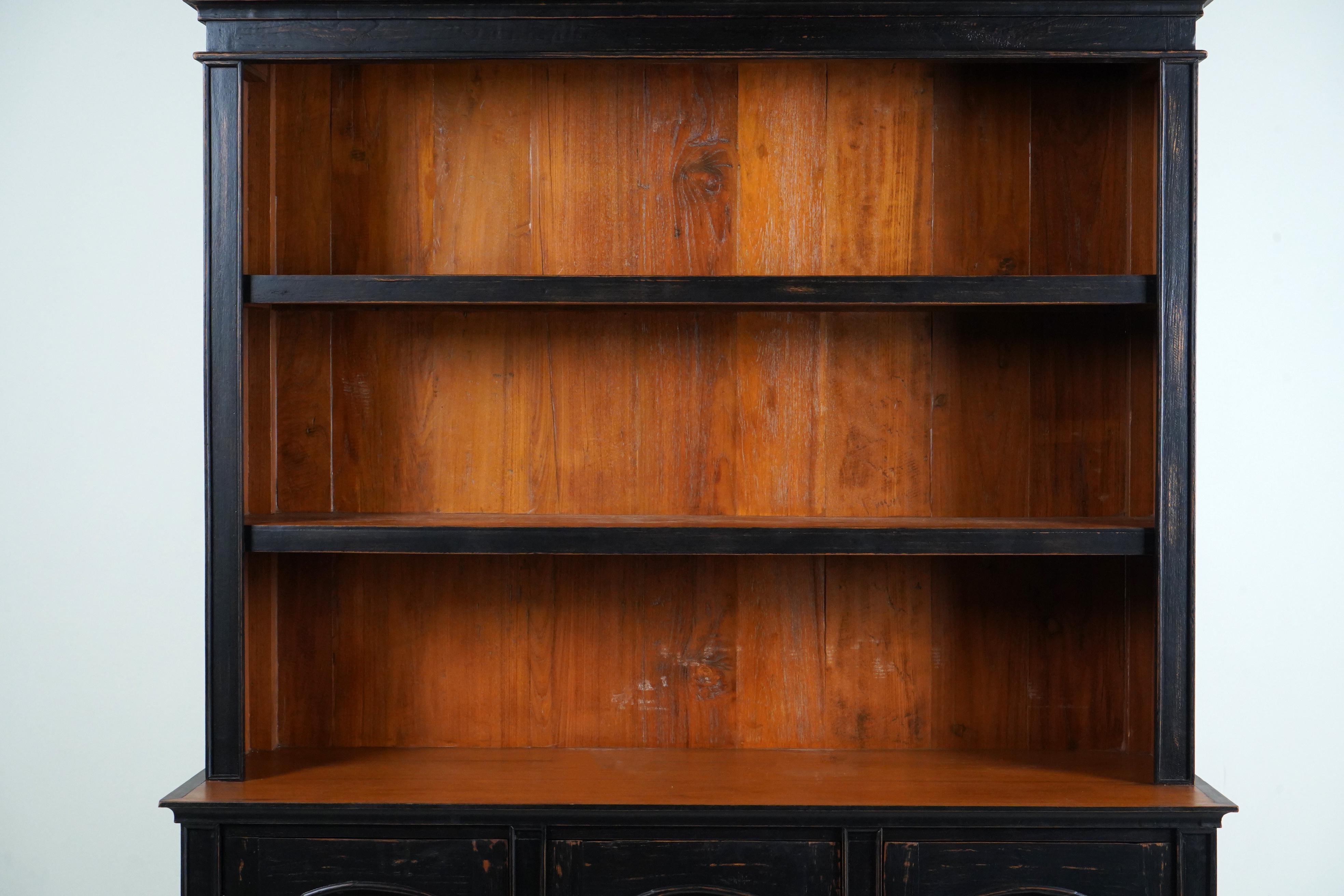 colonial style bookcase