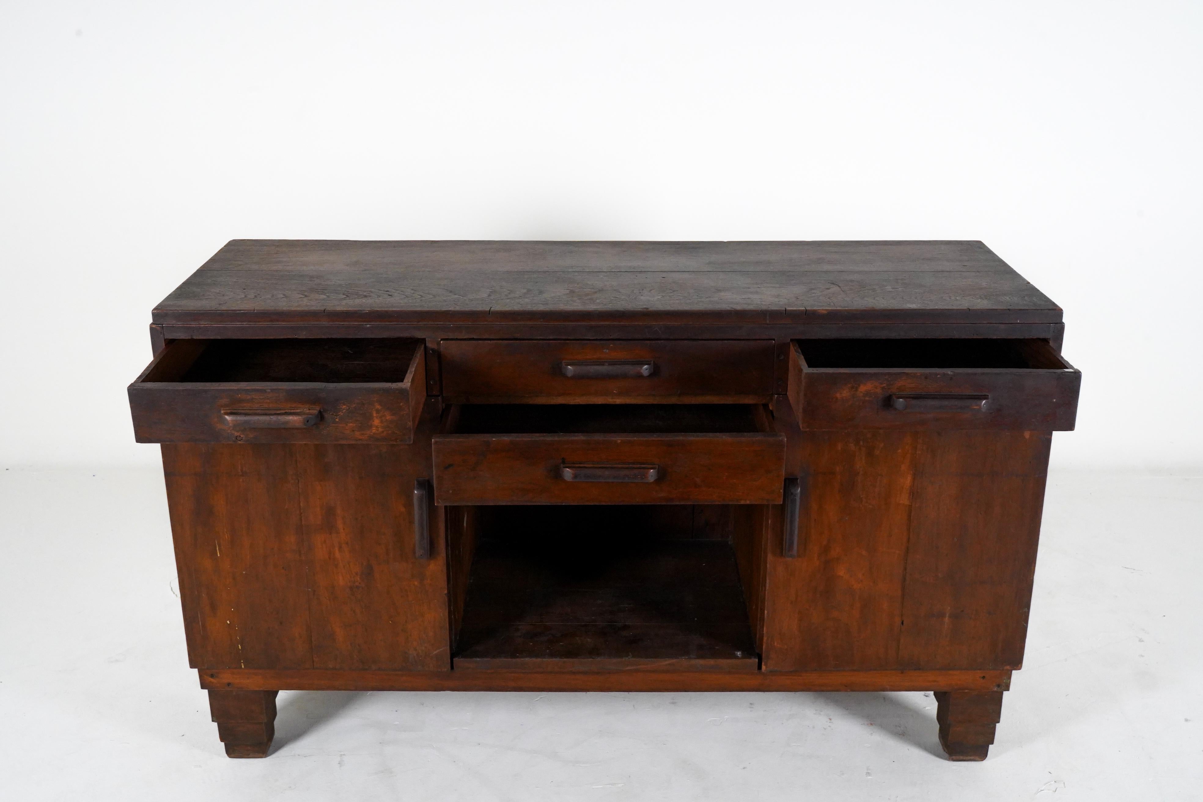 A British Colonial Teak Wood Shop Counter In Good Condition For Sale In Chicago, IL