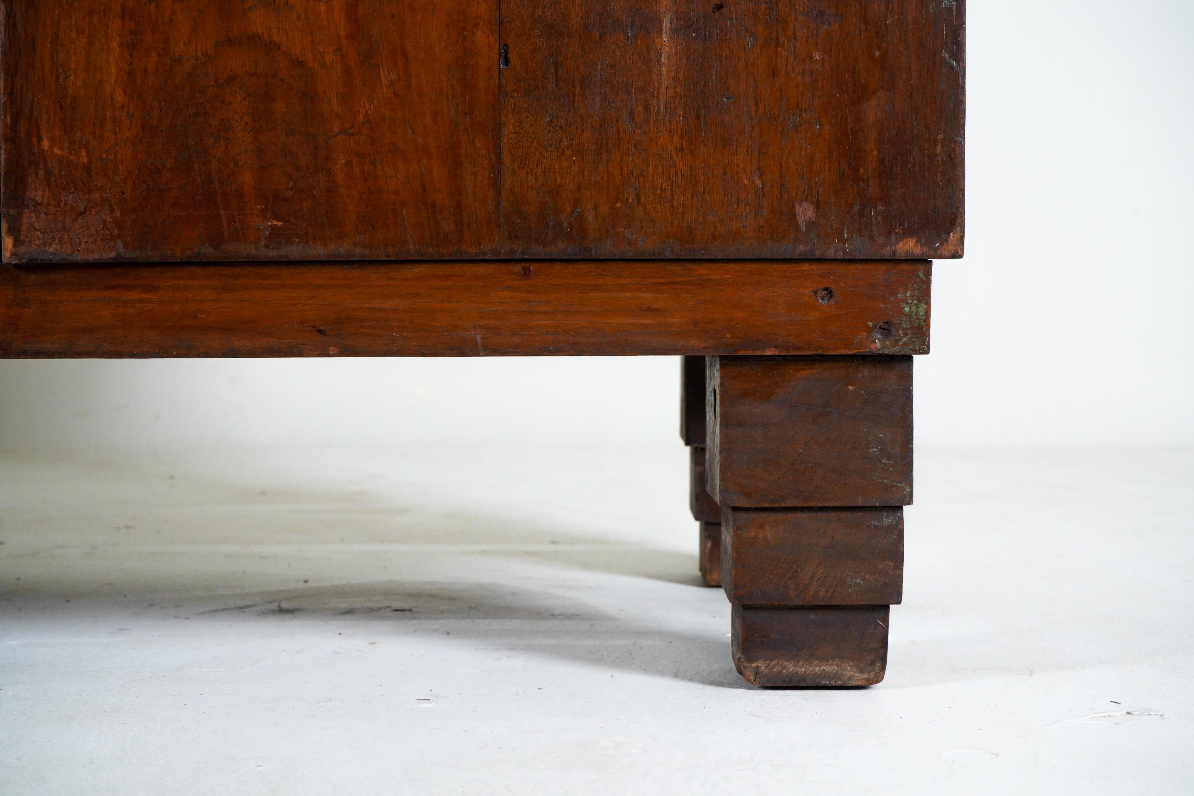 A British Colonial Teak Wood Shop Counter For Sale 4