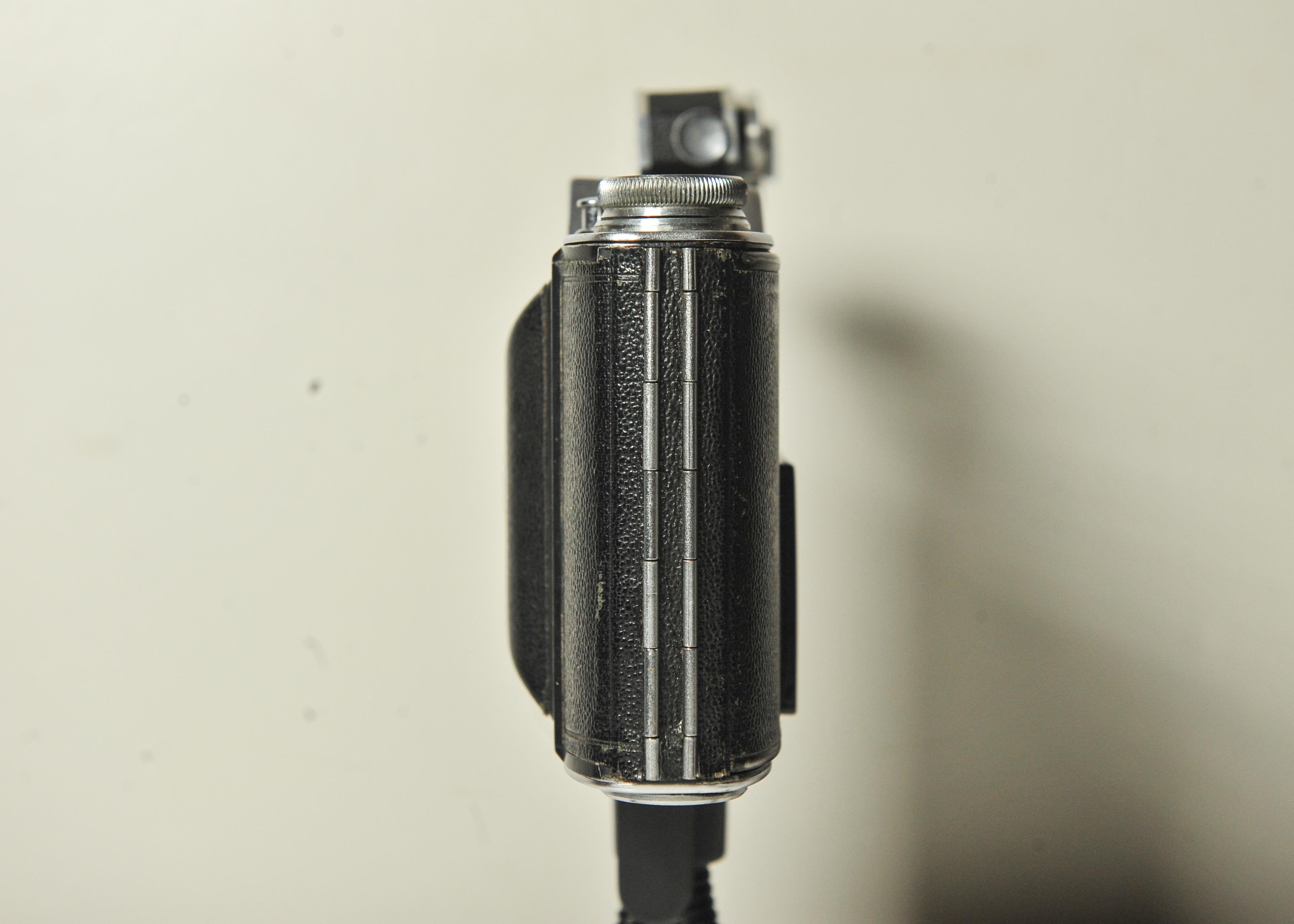 A British Made Ensign Selfix 16-20 Strut Folding Roll Medium Format Film Camera For Sale 2