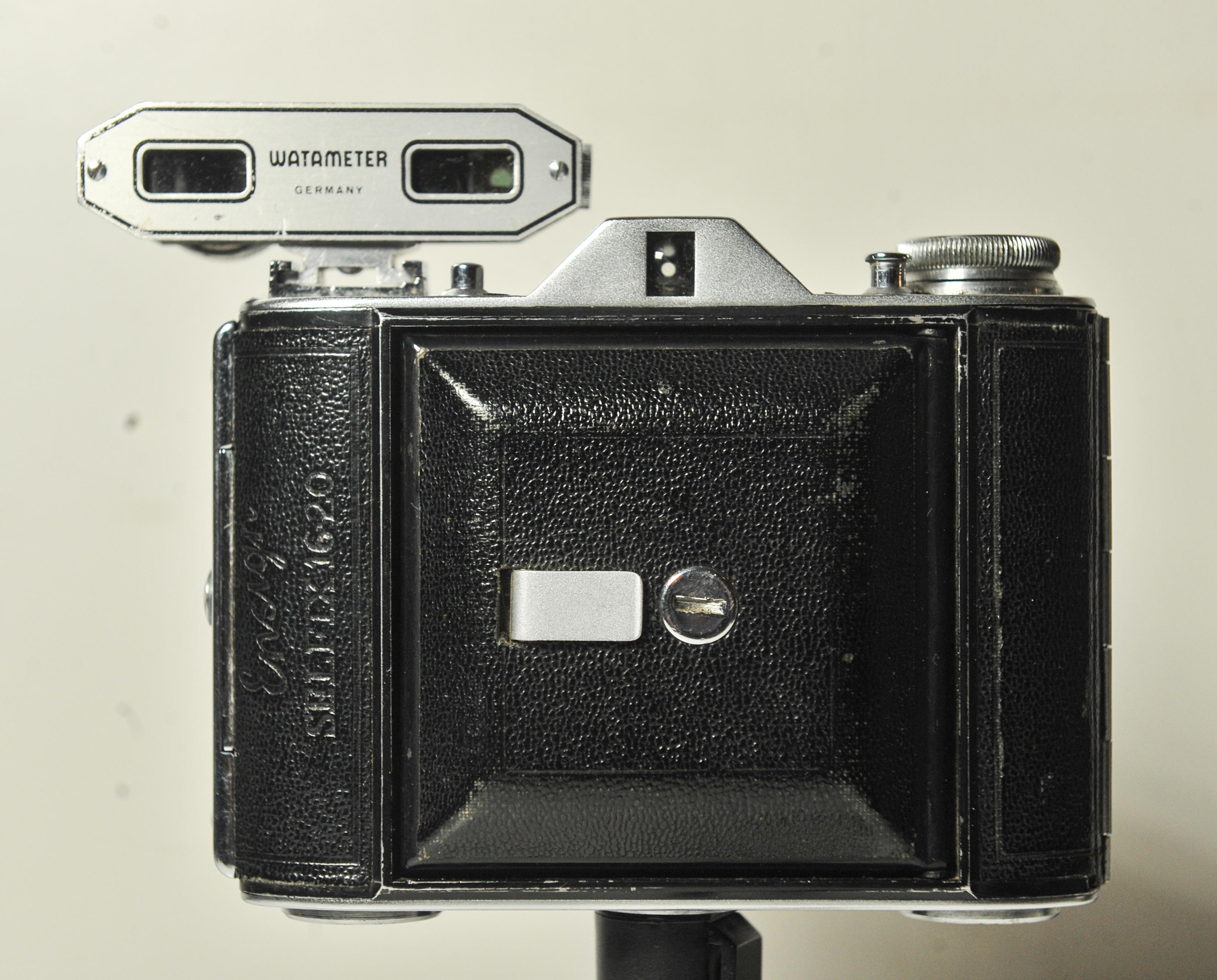 Metal A British Made Ensign Selfix 16-20 Strut Folding Roll Medium Format Film Camera For Sale