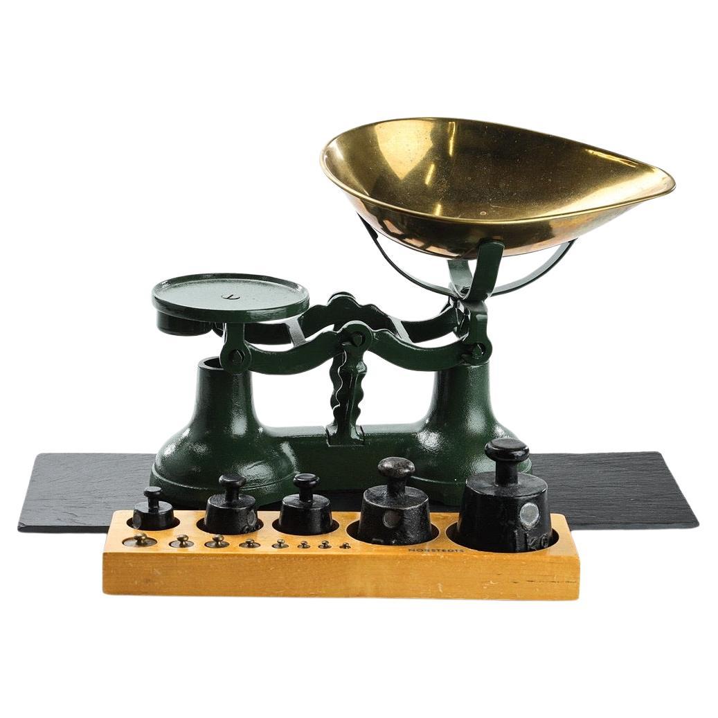 20th Century A British Scale With Weights, First Half Of The 20Th Century. For Sale