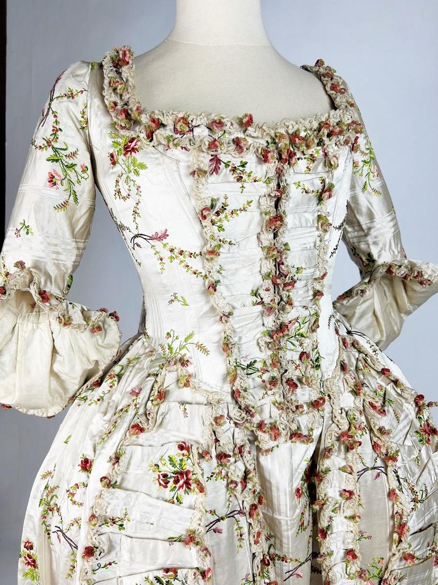 A brocaded pekin satin Sack-Back Dress - France Circa 1780 5