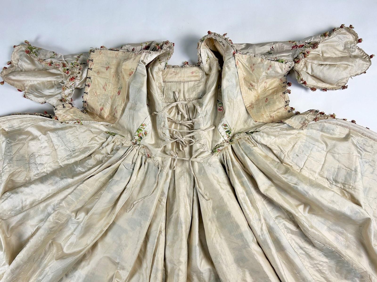 A brocaded pekin satin Sack-Back Dress - France Circa 1780 7