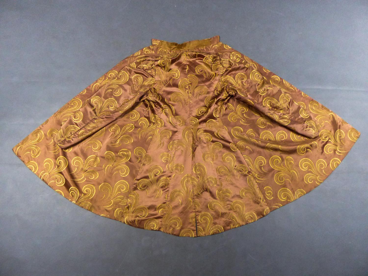 A French Brocaded Satin Silk Evening Jacket Circa 1930/1950 For Sale 7