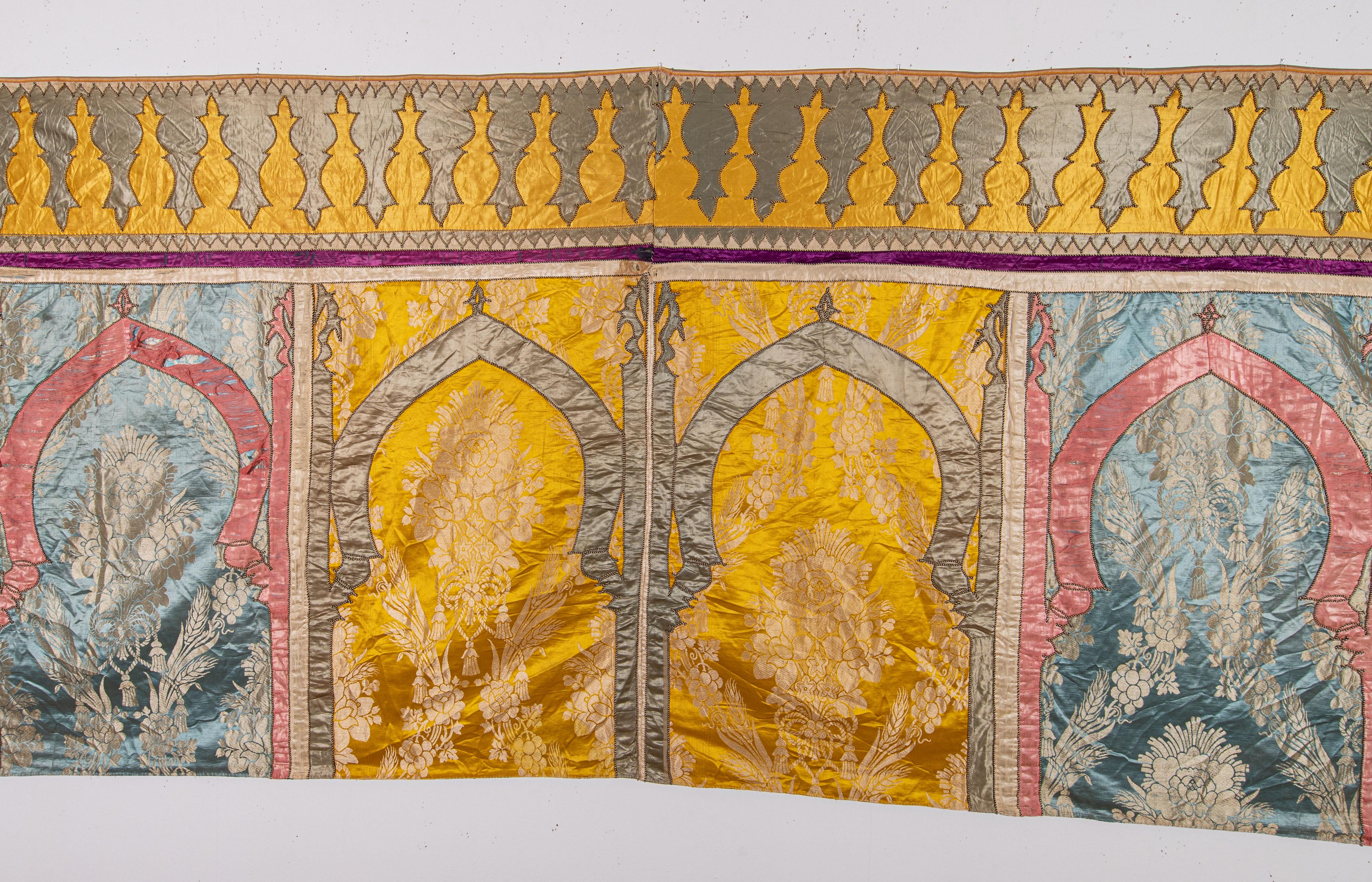 Brocaded Silk Tent Hanging 'Haiti', Moroccan, North African, L 19th / E 20th C In Good Condition For Sale In Istanbul, TR
