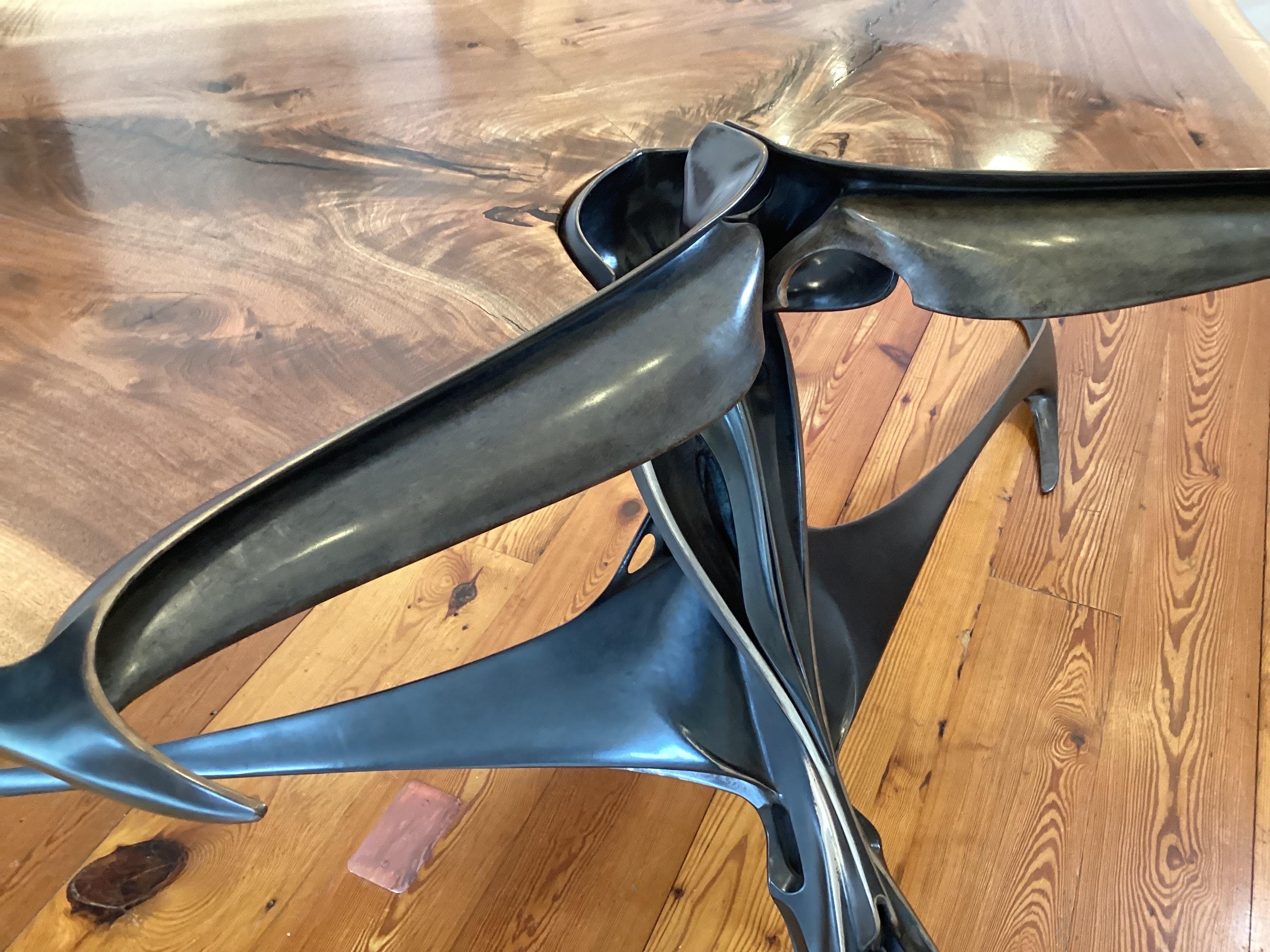 A Bronze and Walnut Papiolo Desk by Lawrence Welker IV In Excellent Condition For Sale In Lambertville, NJ
